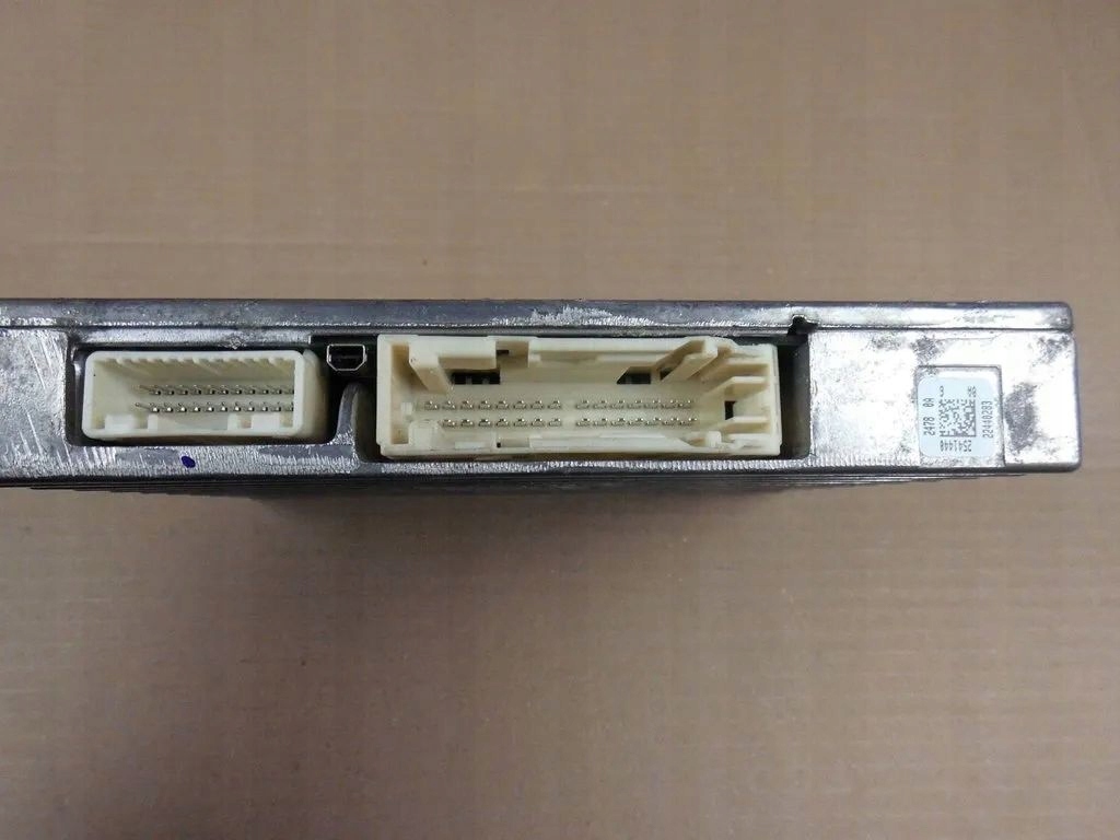 Toyota Prius plus amplifier JBL 8628047070