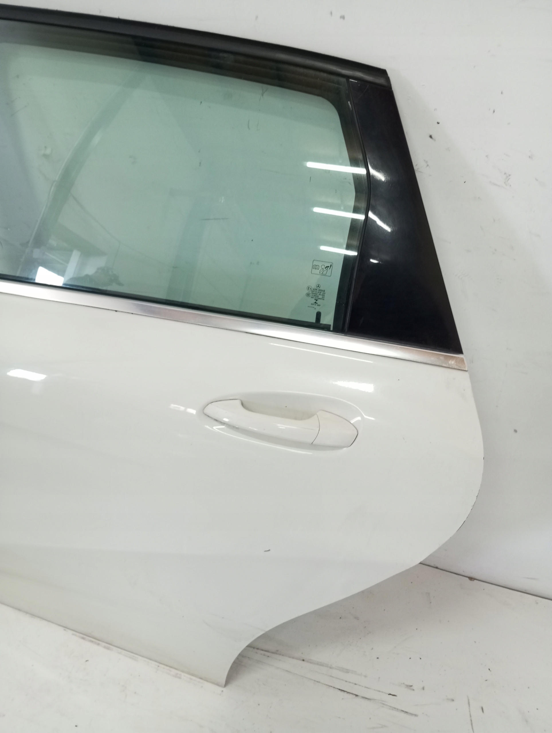 door left rear. MERCEDES B KLASA 246 14R