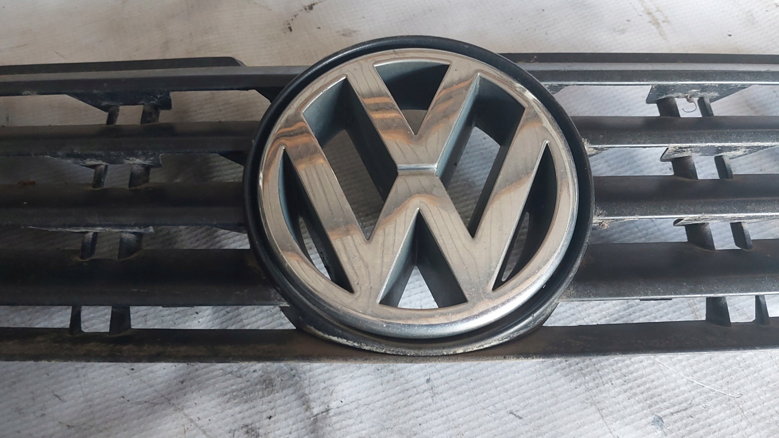 grille grid grill of a bumper front VW PASSAT B5 1996-2000 3B0853653C