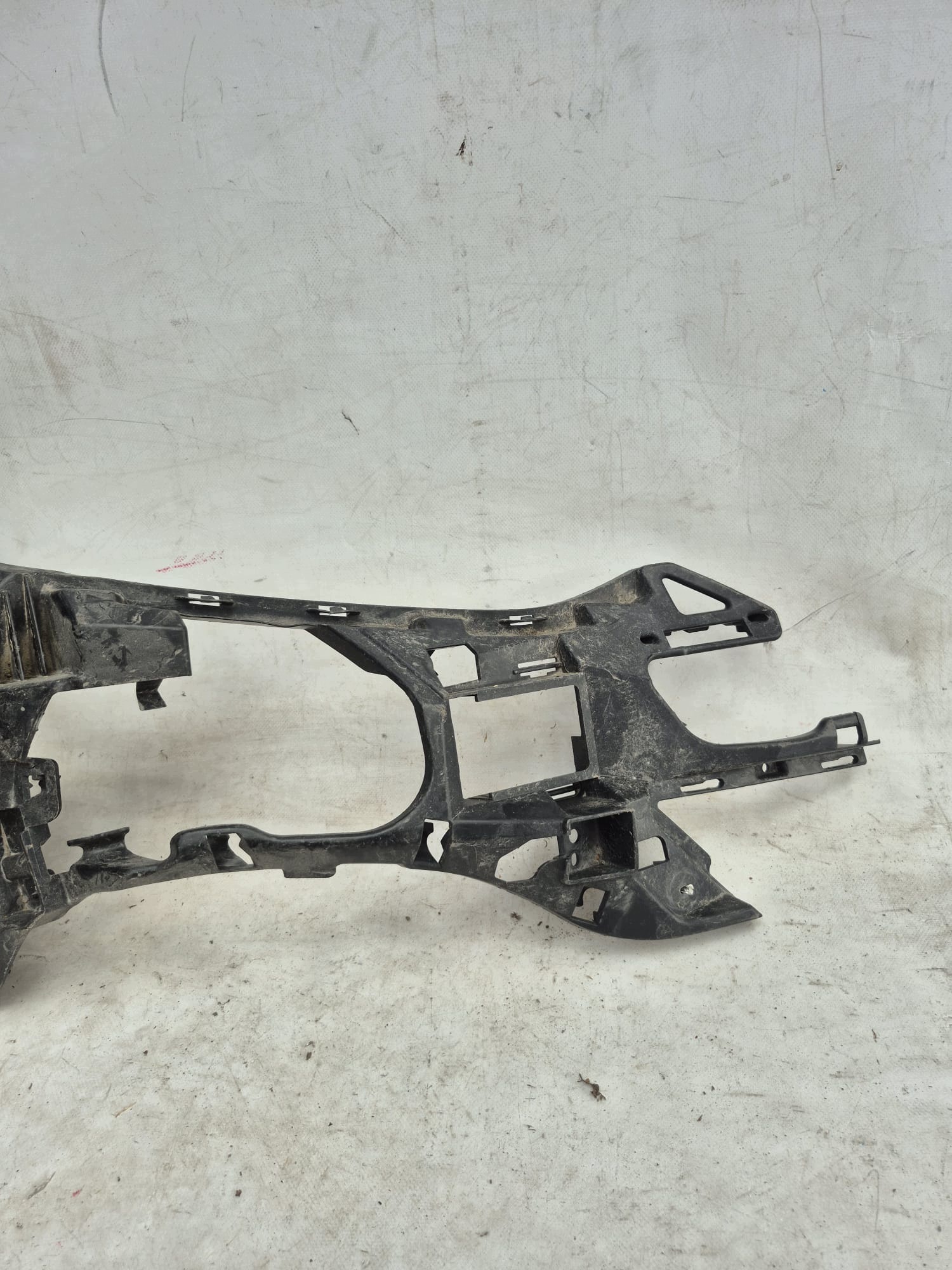 MERCEDES E-KLASA W212 LIFT 13-16 holder support right front front