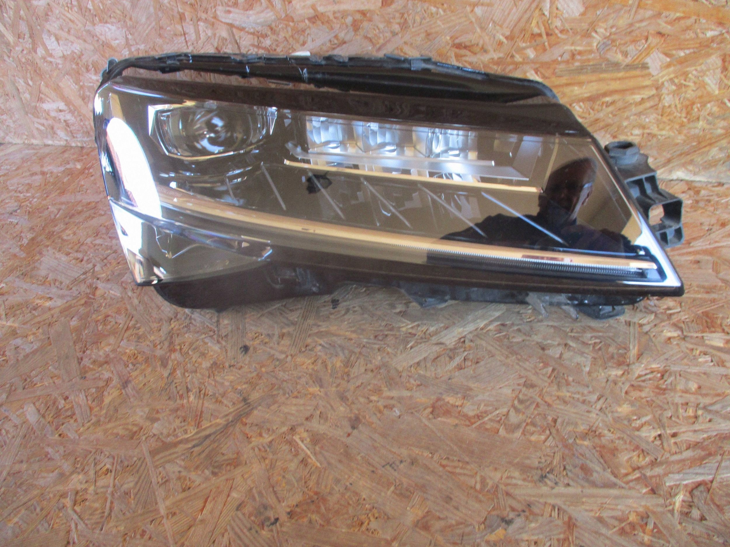 light front front right SKODA SUPERB III LIFT CRYSTAL LIGHTING
