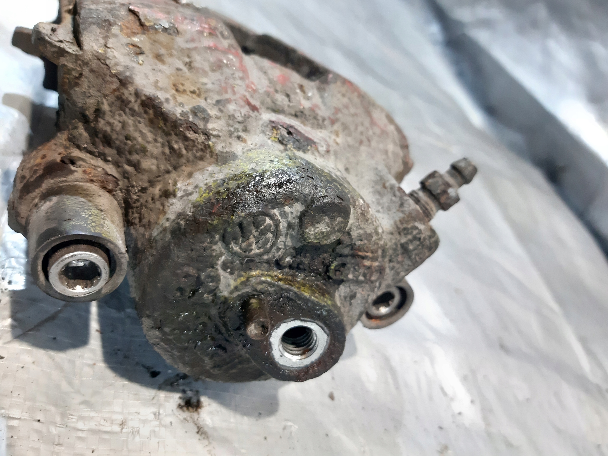 caliper right front VW GOLF V 5 1.6B