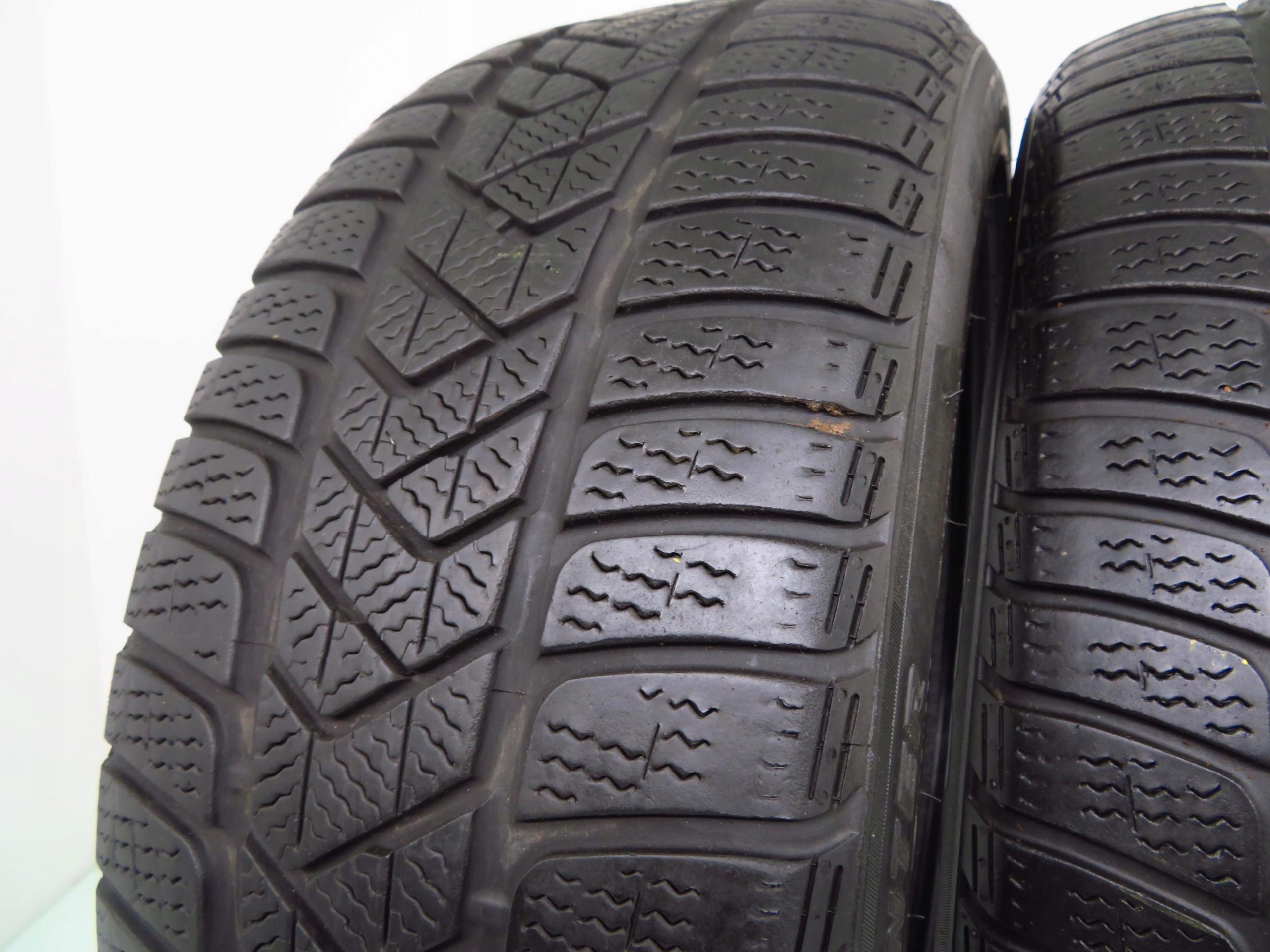 2x 225/45 R18 OPONY ZIMOWE Pirelli Sottozero 3 Profil opony 45