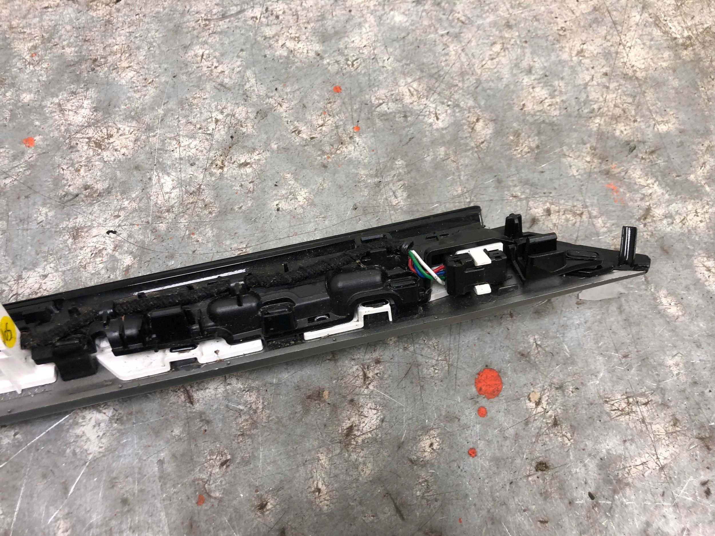 Moulage DEKOR Console AMBIENTE YDU VW ARTEON 3G8853262P