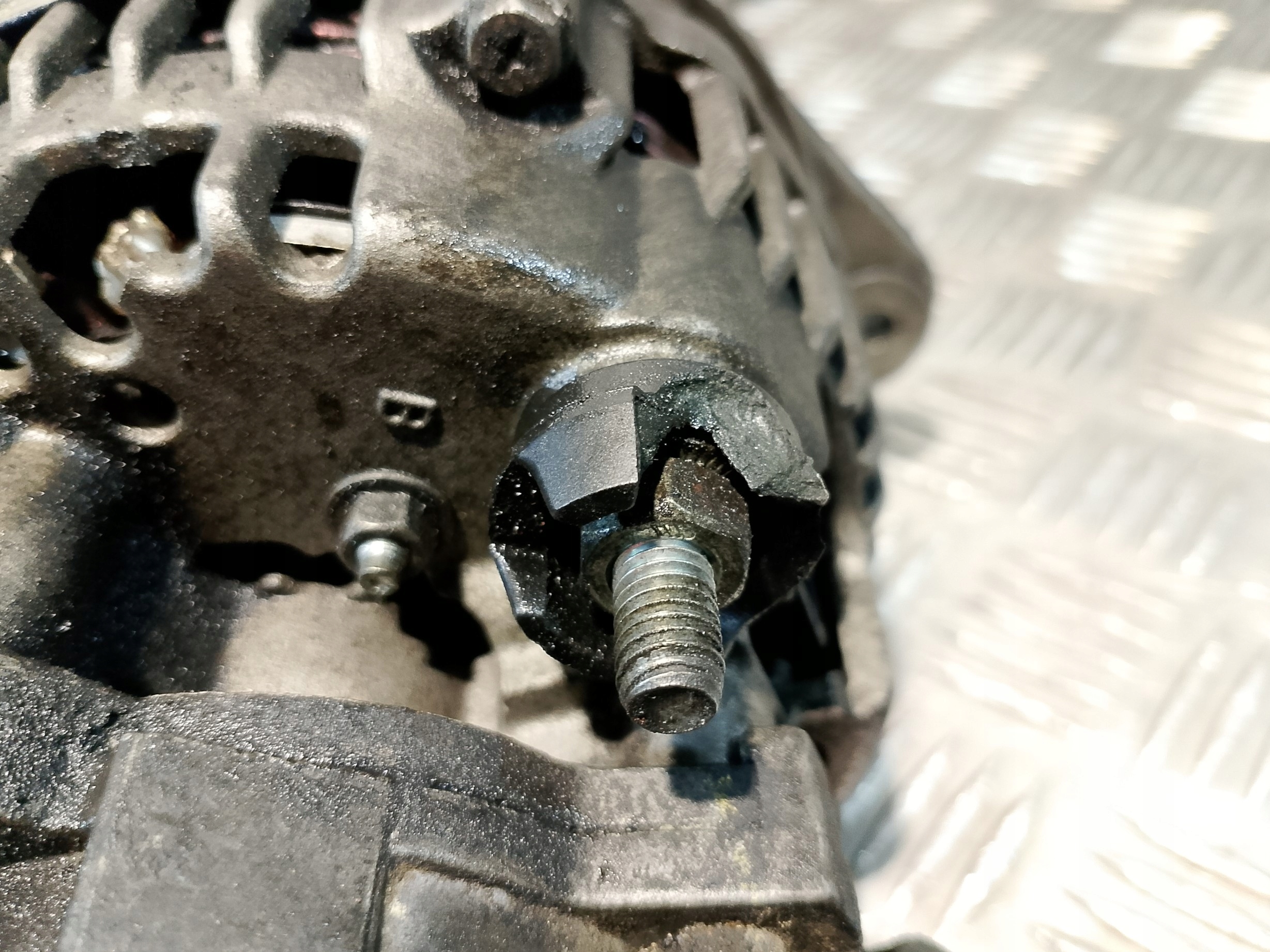 alternator OPEL ASTRA 2 G II 1.7 DTI