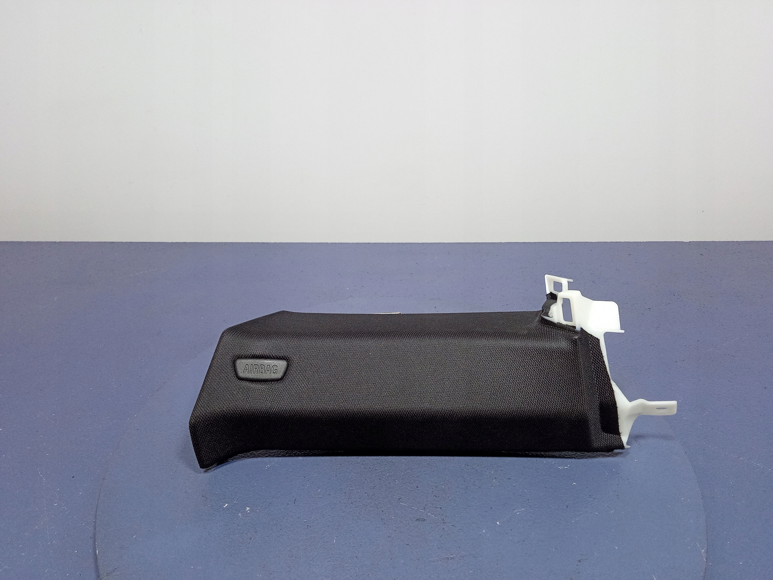 BMW IX I20 OSŁONA WNĘTRZA SŁUPEK PRAWY TYŁ 7951740