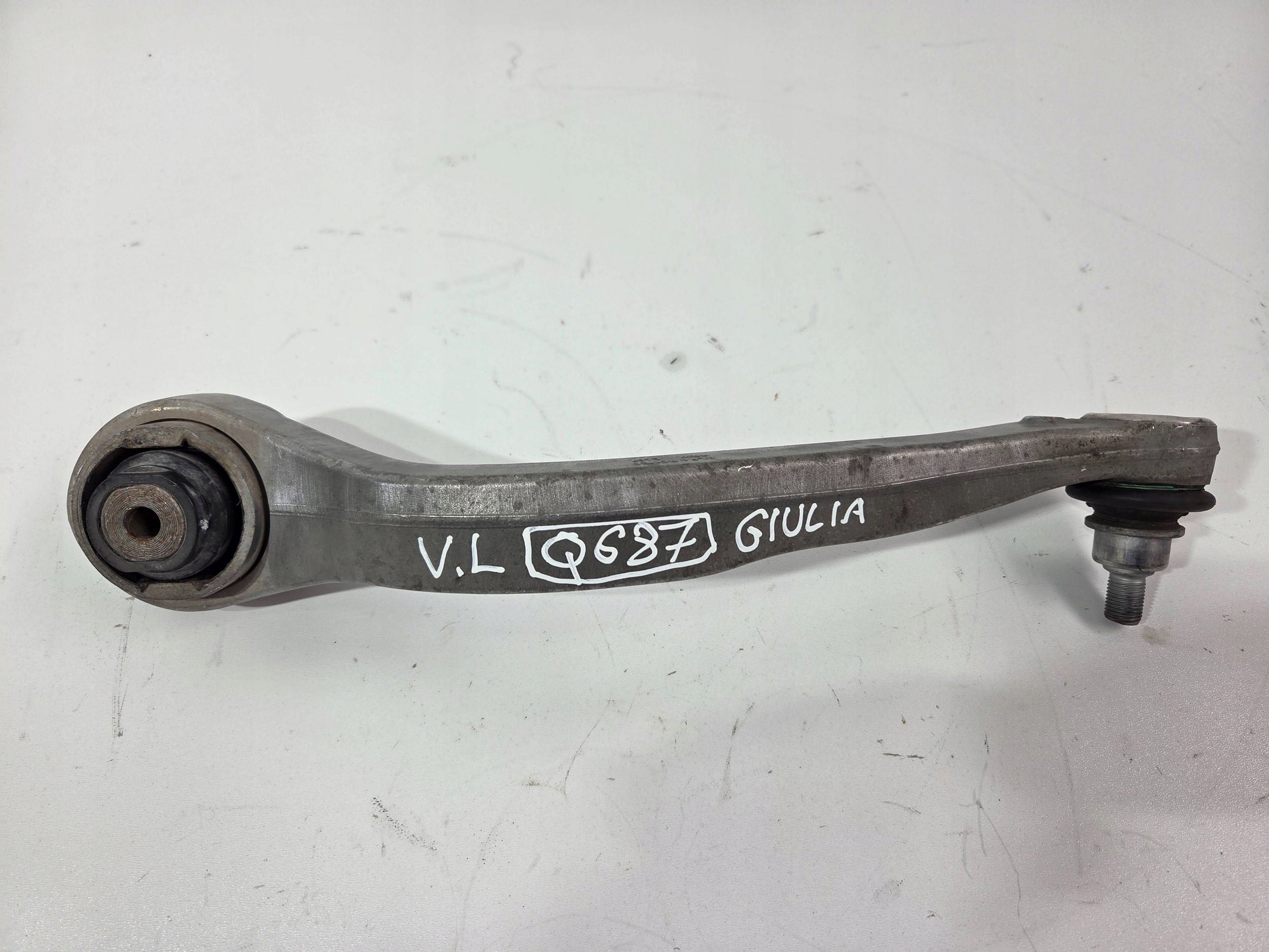 Alfa Romeo Giulia arm front left K2059-01 front NAPED (Q687)