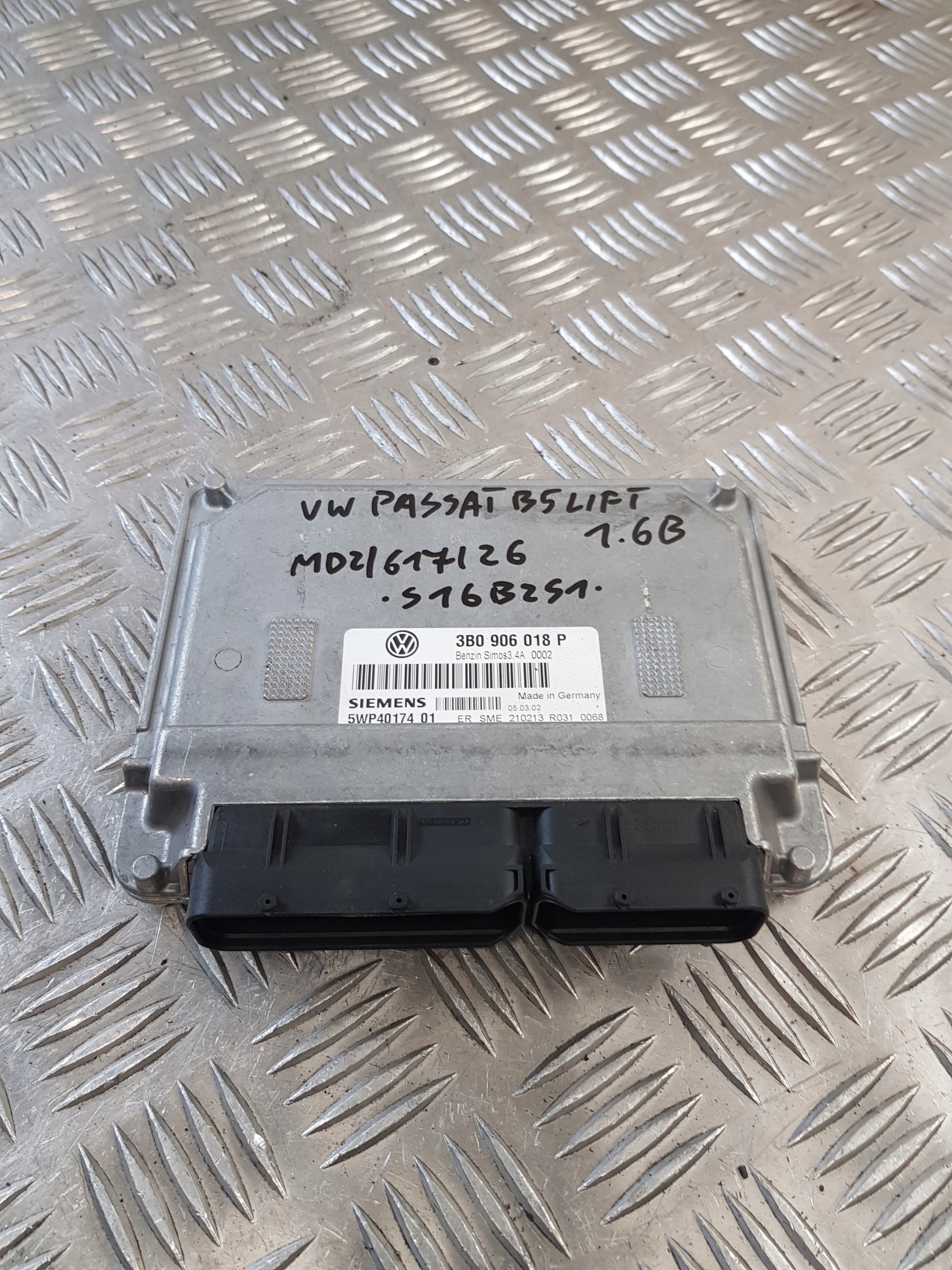 control unit of the engine 3B0906018P VW PASSAT B5 LIFT 1.6