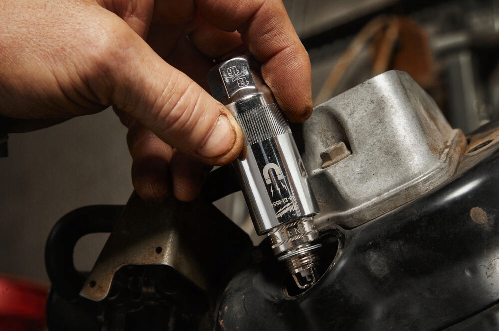 NASADKA DO ŚWIEC ZAPŁONOWYCH MAGNETYCZNA MILWAUKEE 3/8" HEX 20,8mm EAN (GTIN) 4058546409630