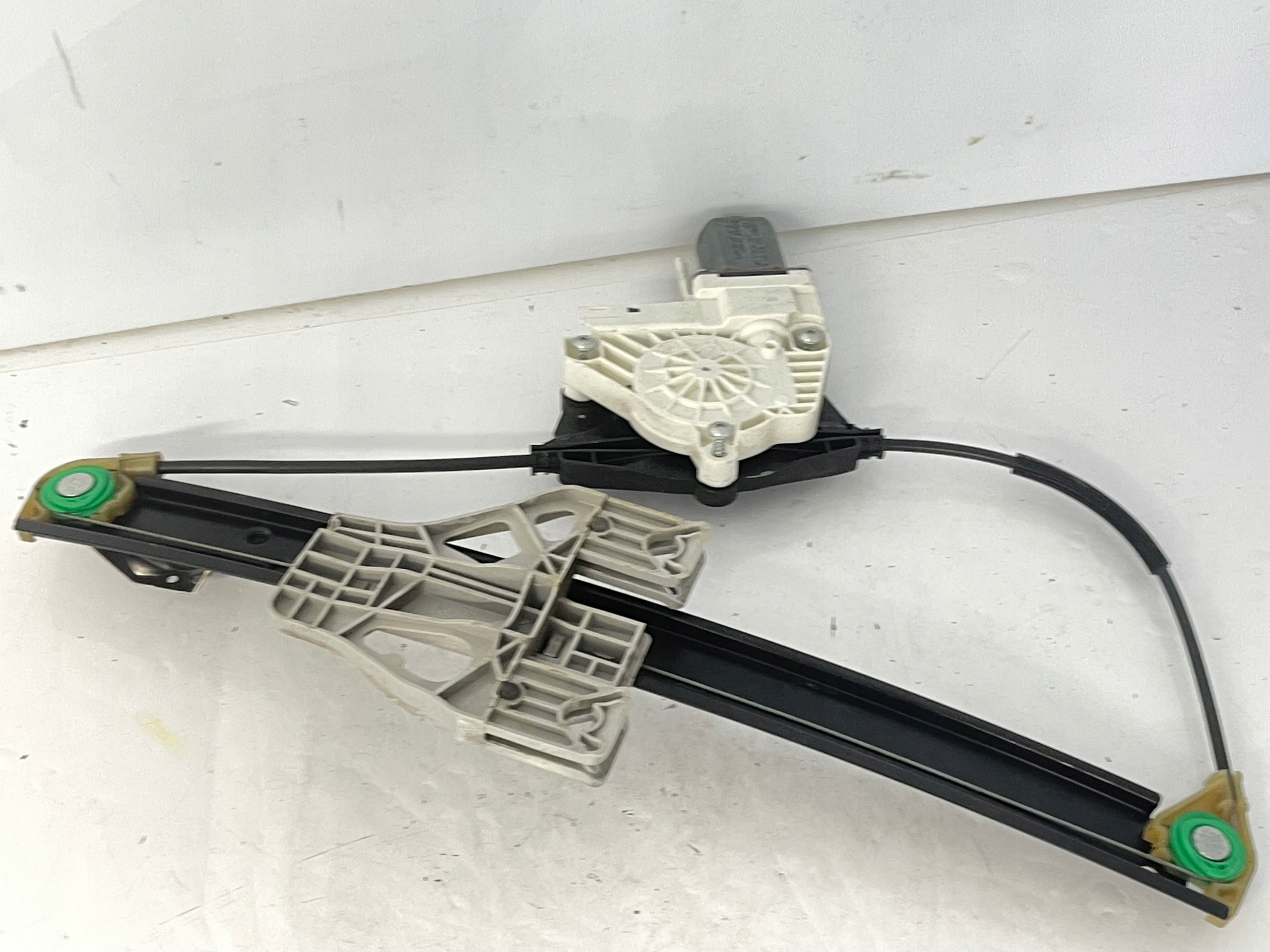 AUDI A4 B8 Fensterheber Gestänge Dämpfer heck links Motor 8K0839461A