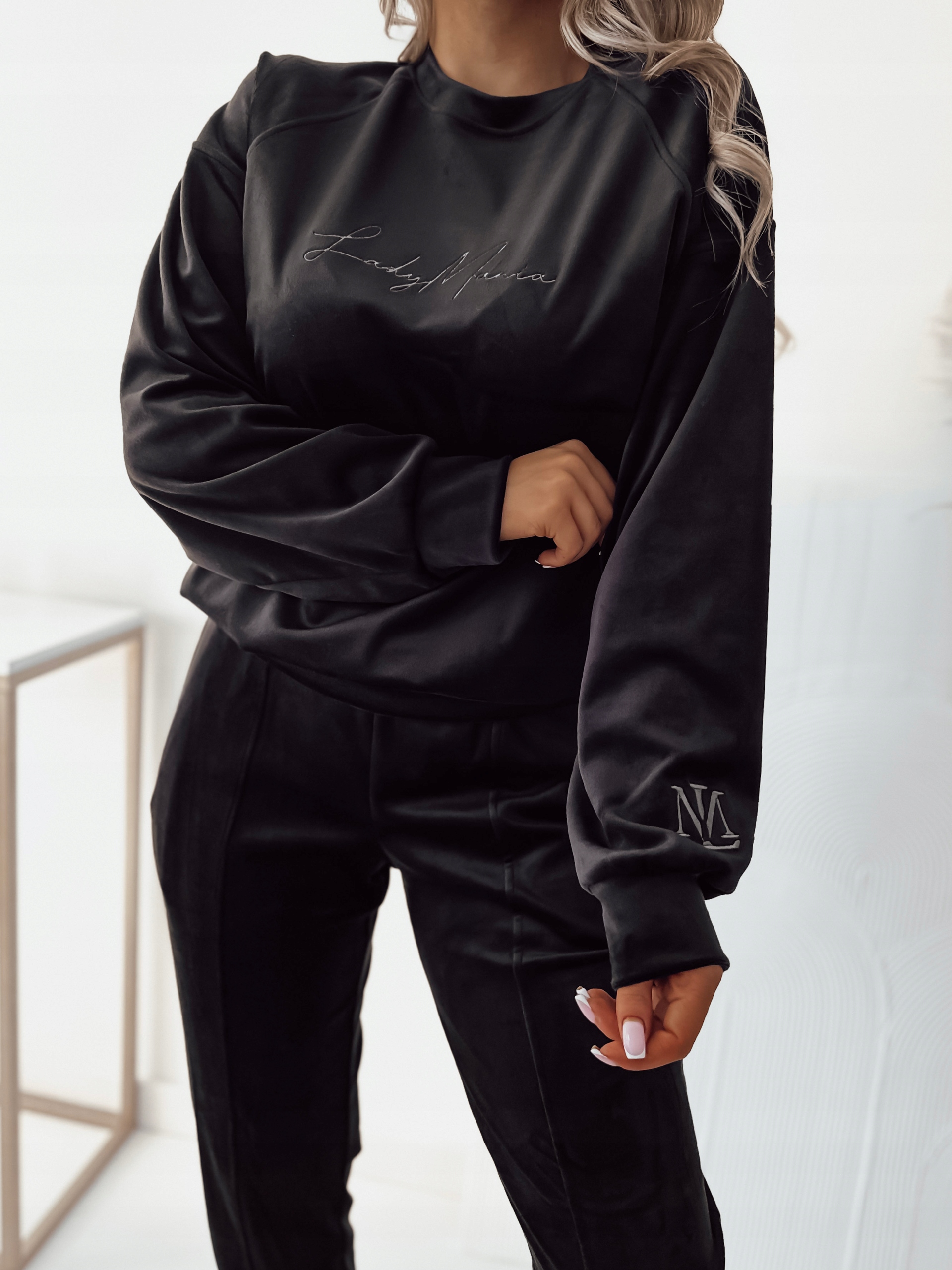 Welurowy Dres Premium LadyMania z Haftem - S/M Rozmiar S/M