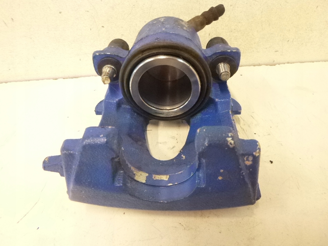 caliper brake front right Skoda Octavia 1.8 97r.