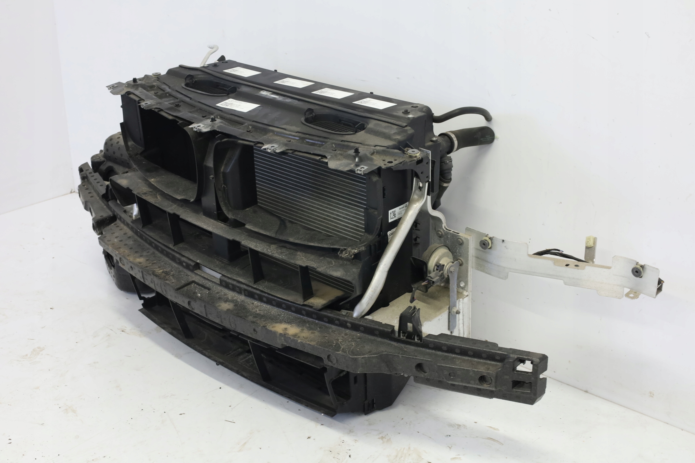 WZMOCNIENIE PAS PRZEDNI CHŁODNICE BMW X6 F16 3.0d Typ samochodu Samochody osobowe