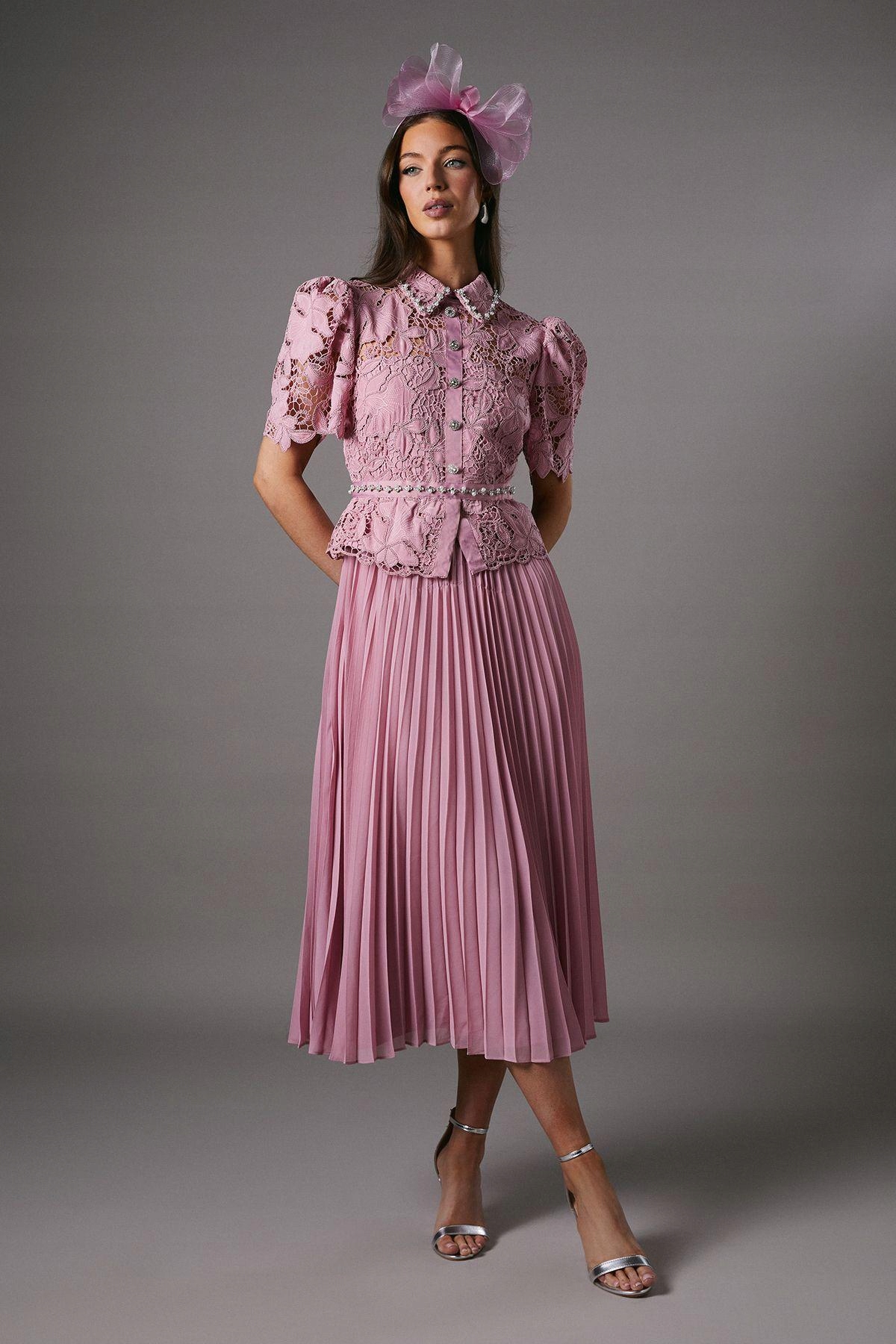 Růžové Šaty S Výšivkou Coast M