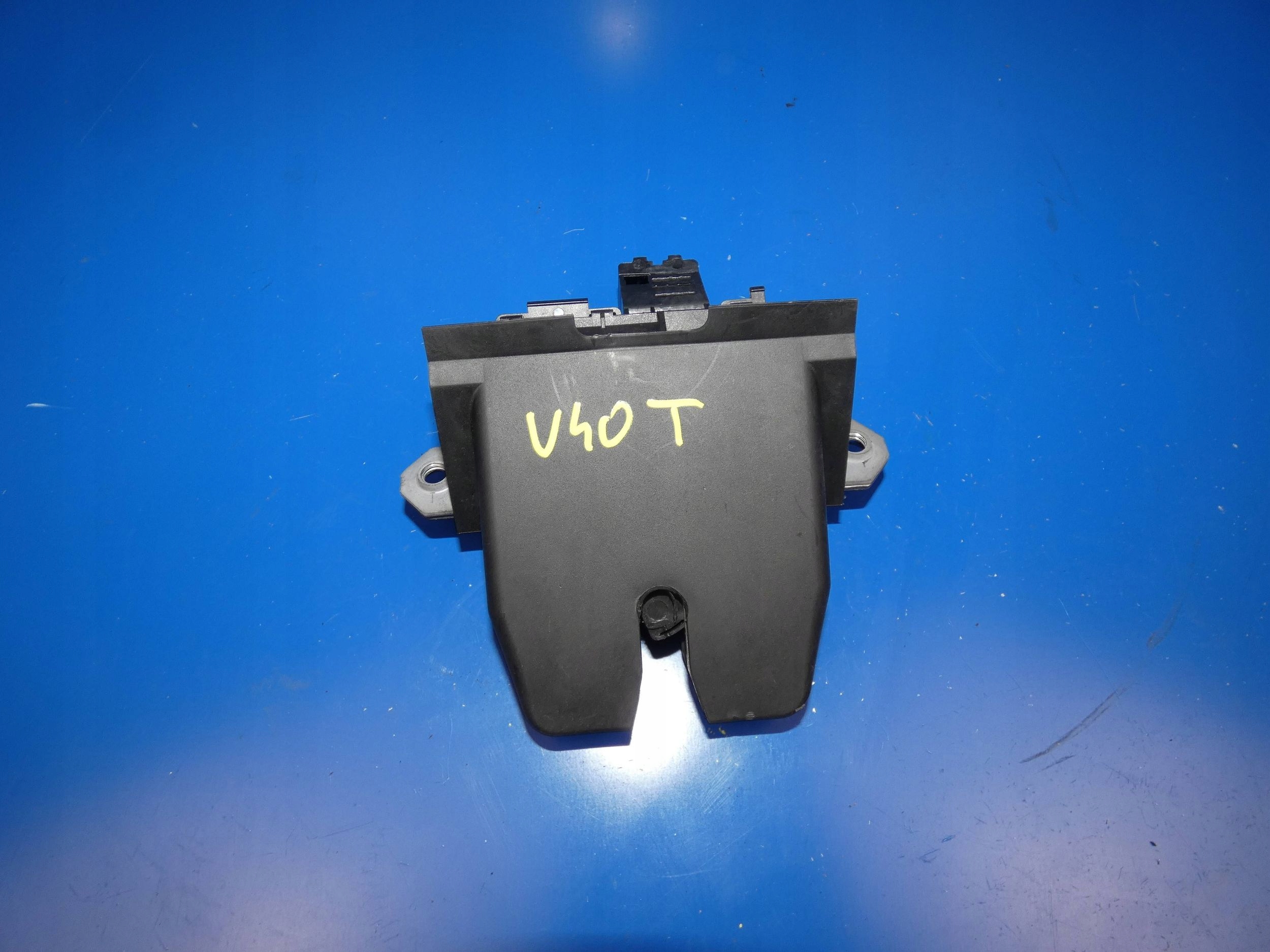 VOLVO V40 II lock bonnet boot rear part