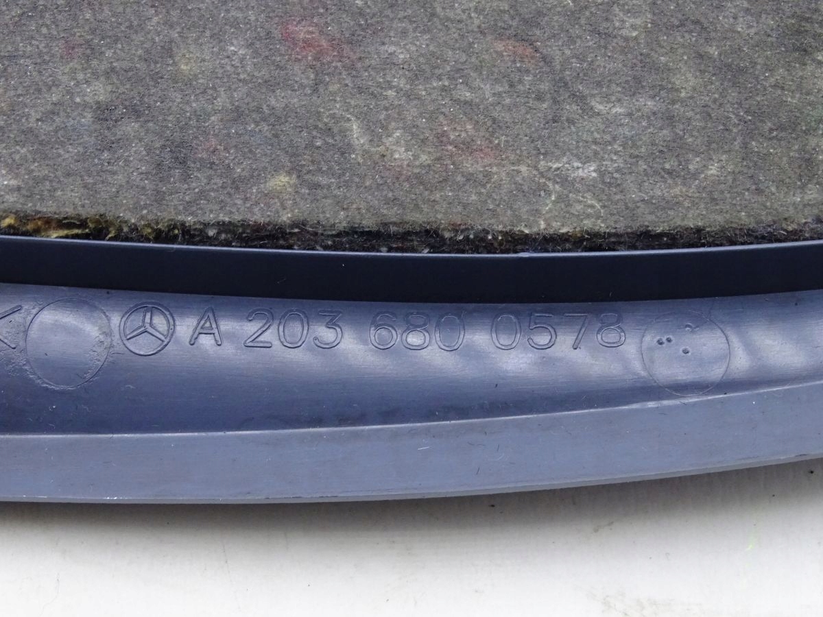 MERCEDES C-KLASA W203 00-06 OSŁONA DESKI LEWA Producent części Mercedes-Benz OE