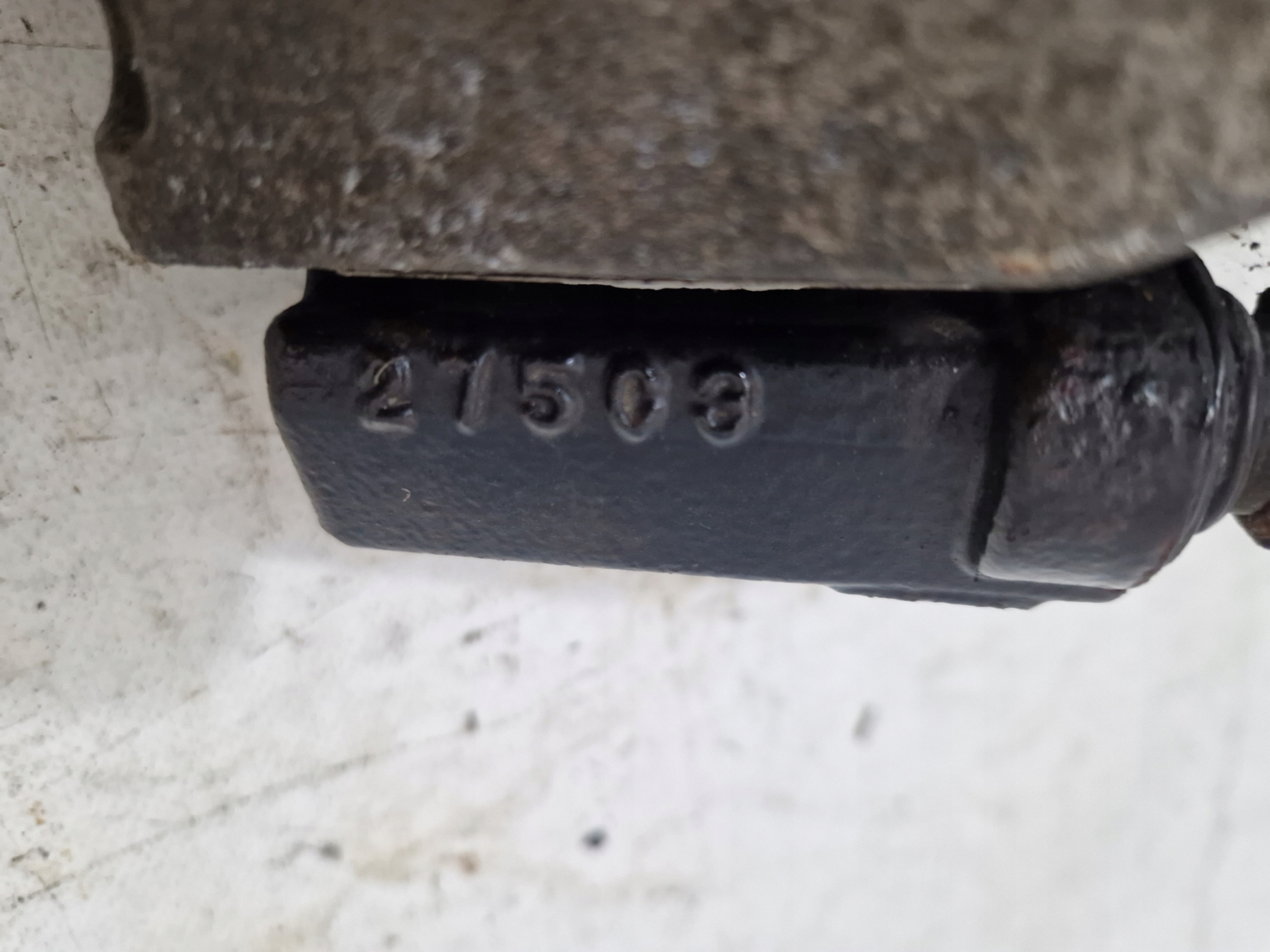 CADILLAC ESCALADE IV 15- 6.2 V8 caliper brake rear part rear left