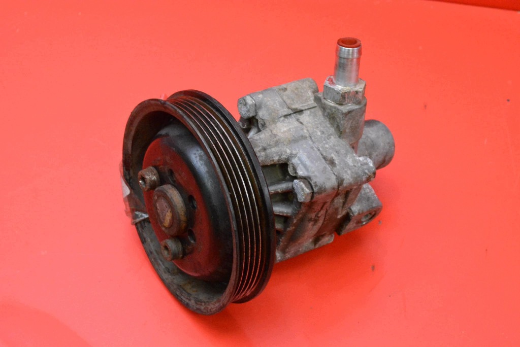 servopumpe des lenkrads 8D0145156 AUDI A4 B5 1.8 20V 125 KM 94-99