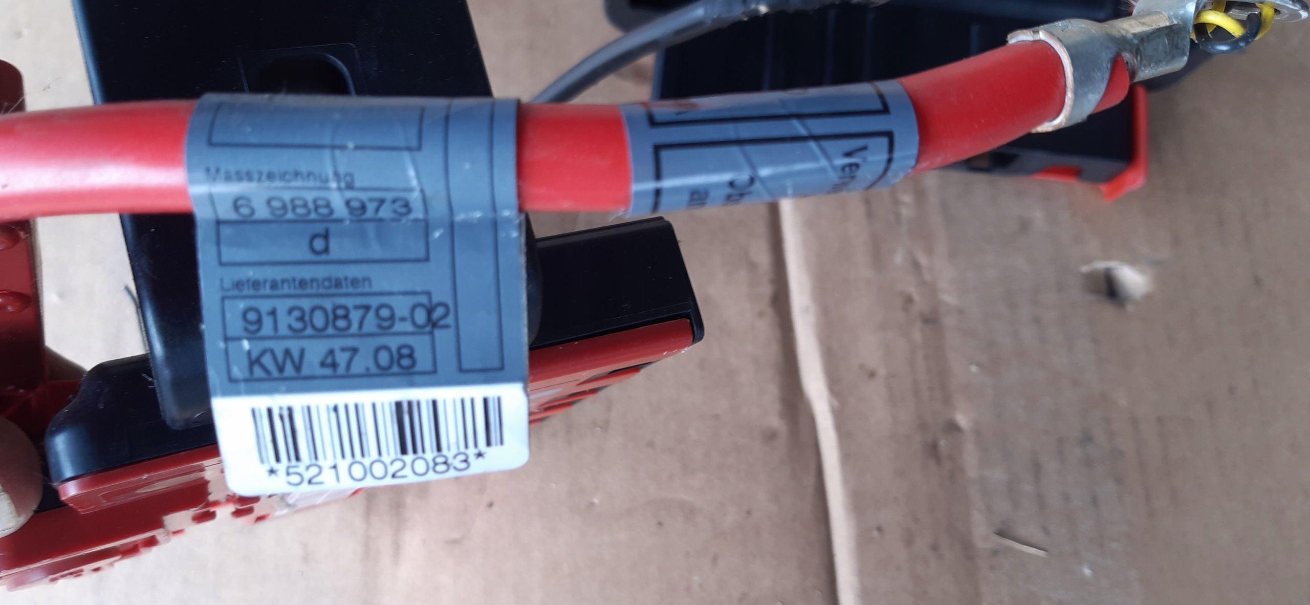 KLEMA PLUSOWA PIROTECHNICZNA BMW E81 E87 6988973 Typ samochodu Samochody osobowe