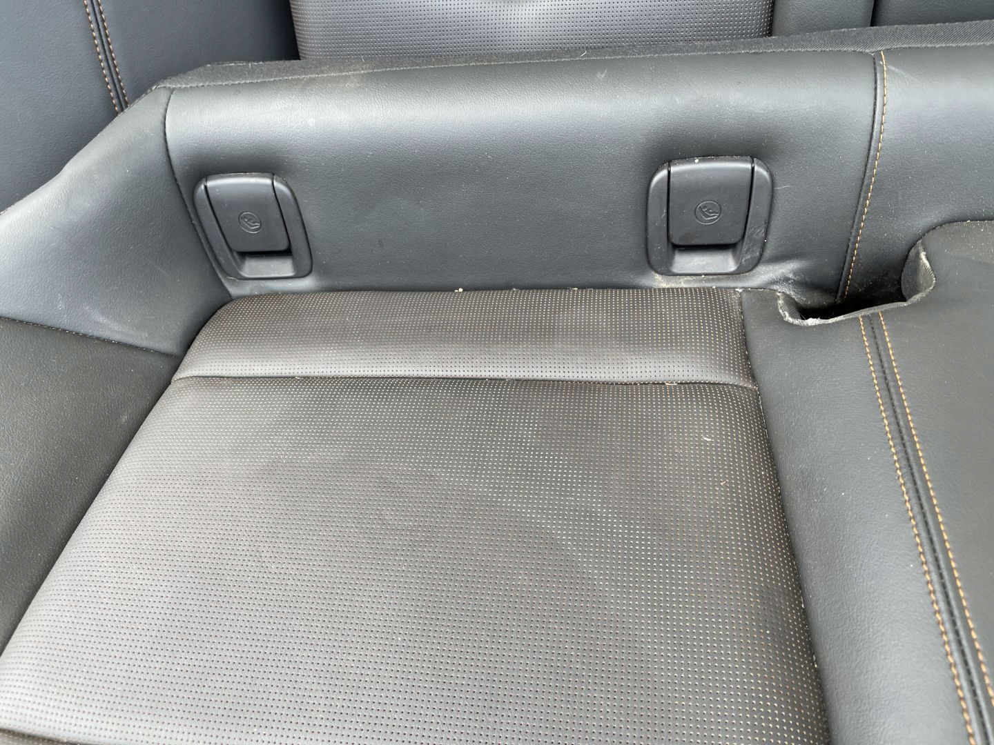 O7 CADILLAC CT5 SPORT V 2019 - Sitz hinten heck KOMPLET Leder PERFOROWANA