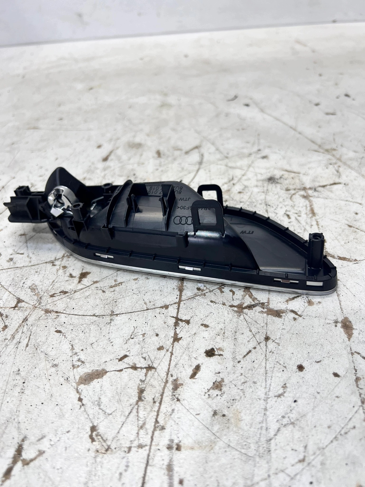 handle inner door left front AUDI Q3 8U 8U2837019A ANGIELSKIE