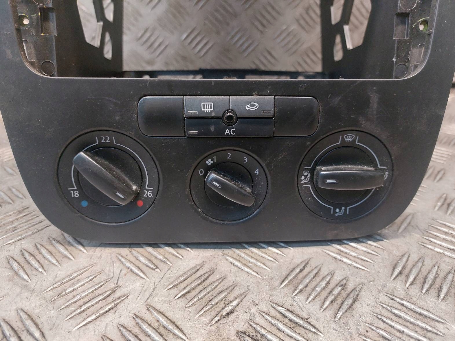 frame central consoles KOSZYK RADIA 2 DIN VW JETTA V 1K0819743A 1K0858089
