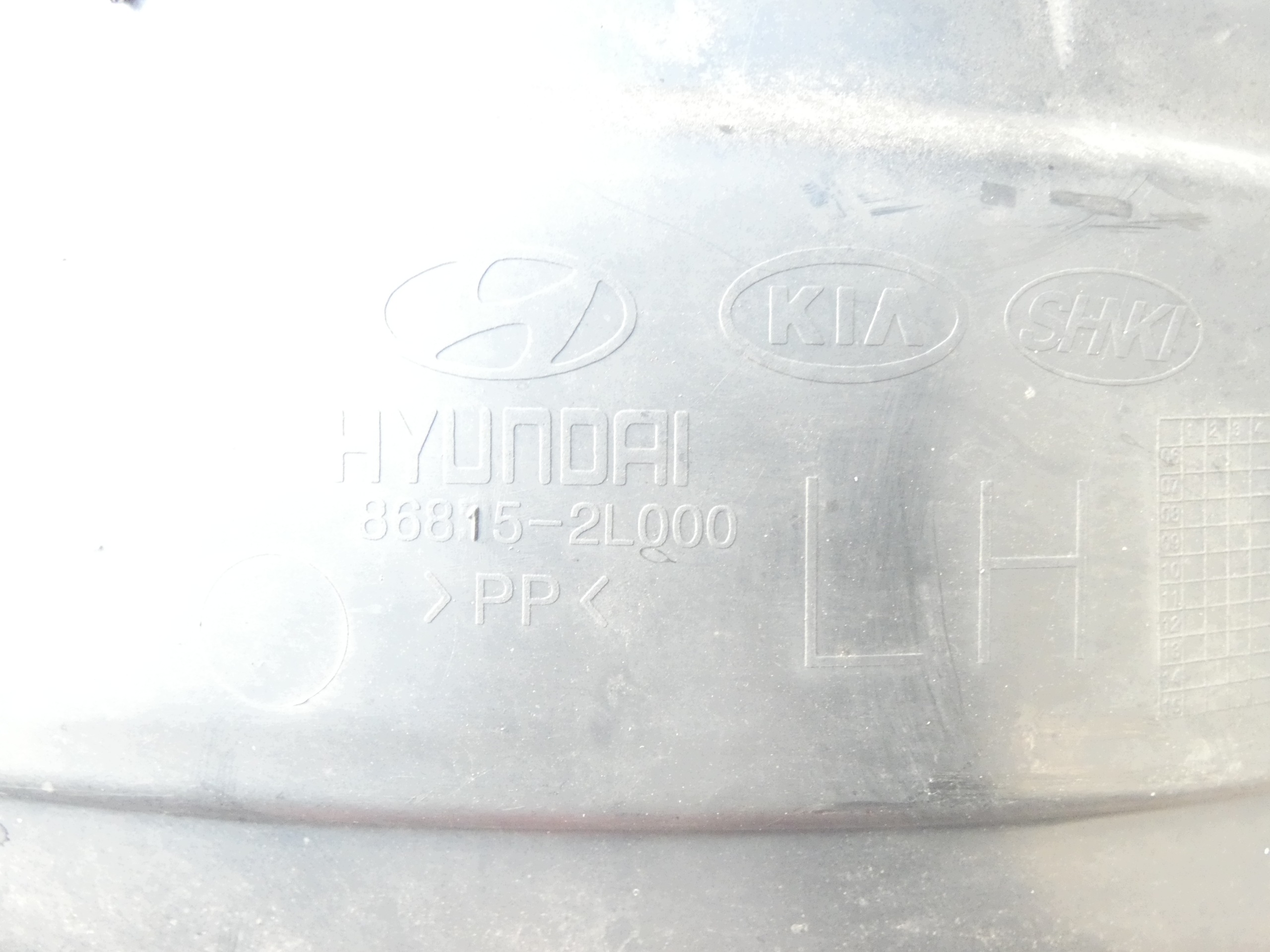 mudguard left front HYUNDAI I30 and FD 07-12 86813-2L000 original