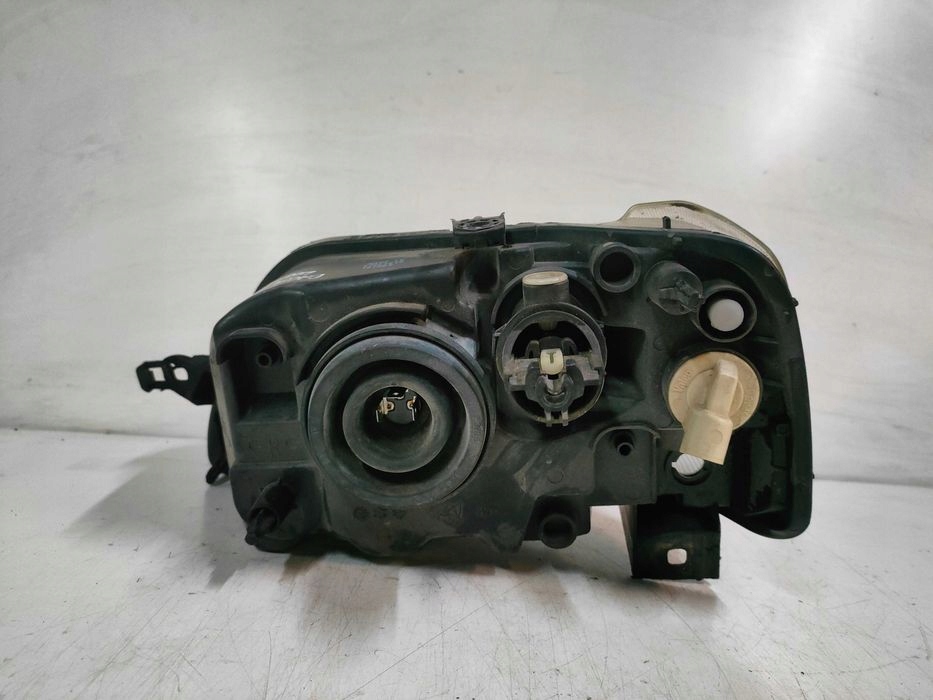 light right front Dacia Logan Europa