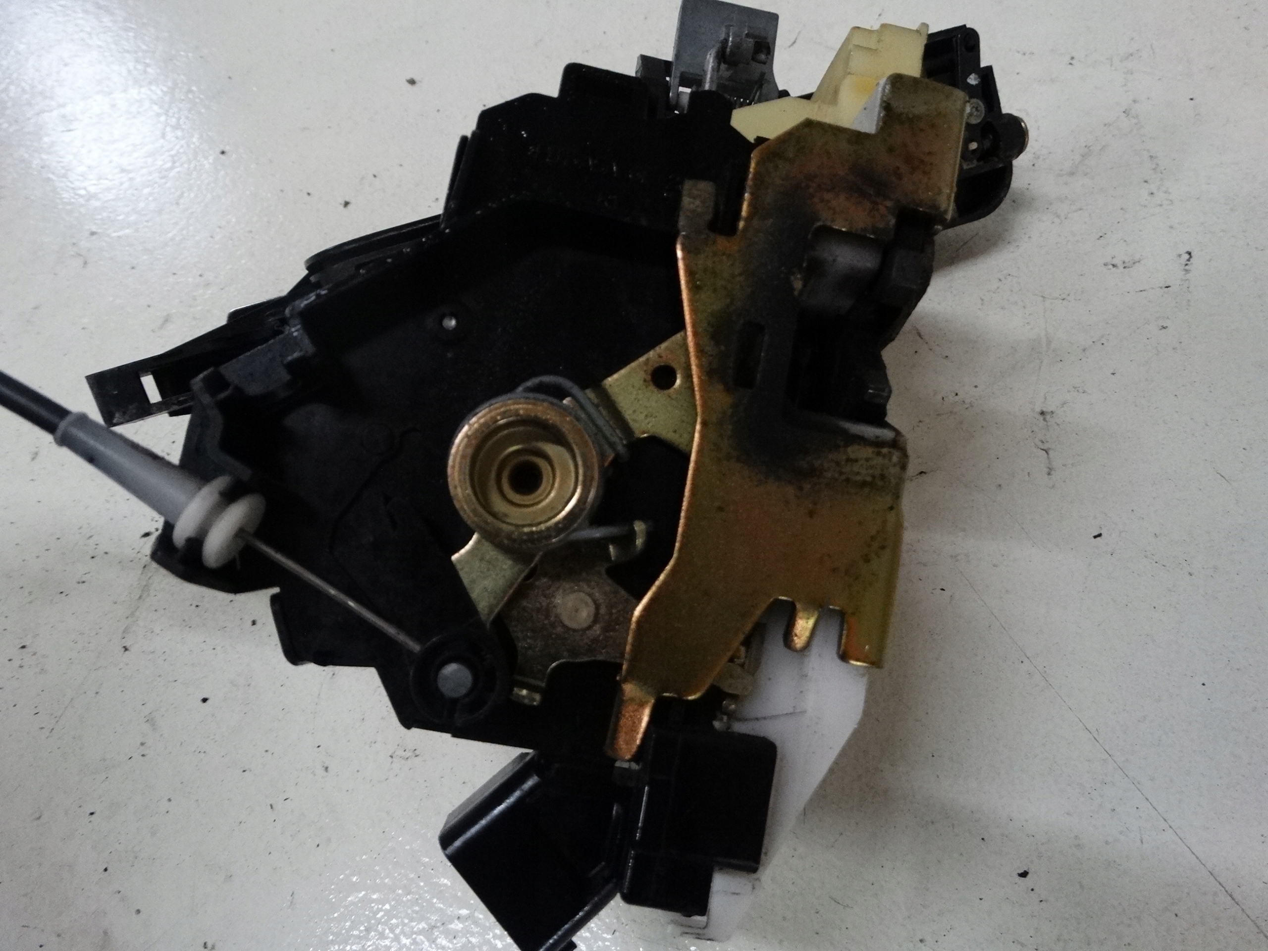 handle + lock door FORD MONDEO right rear part