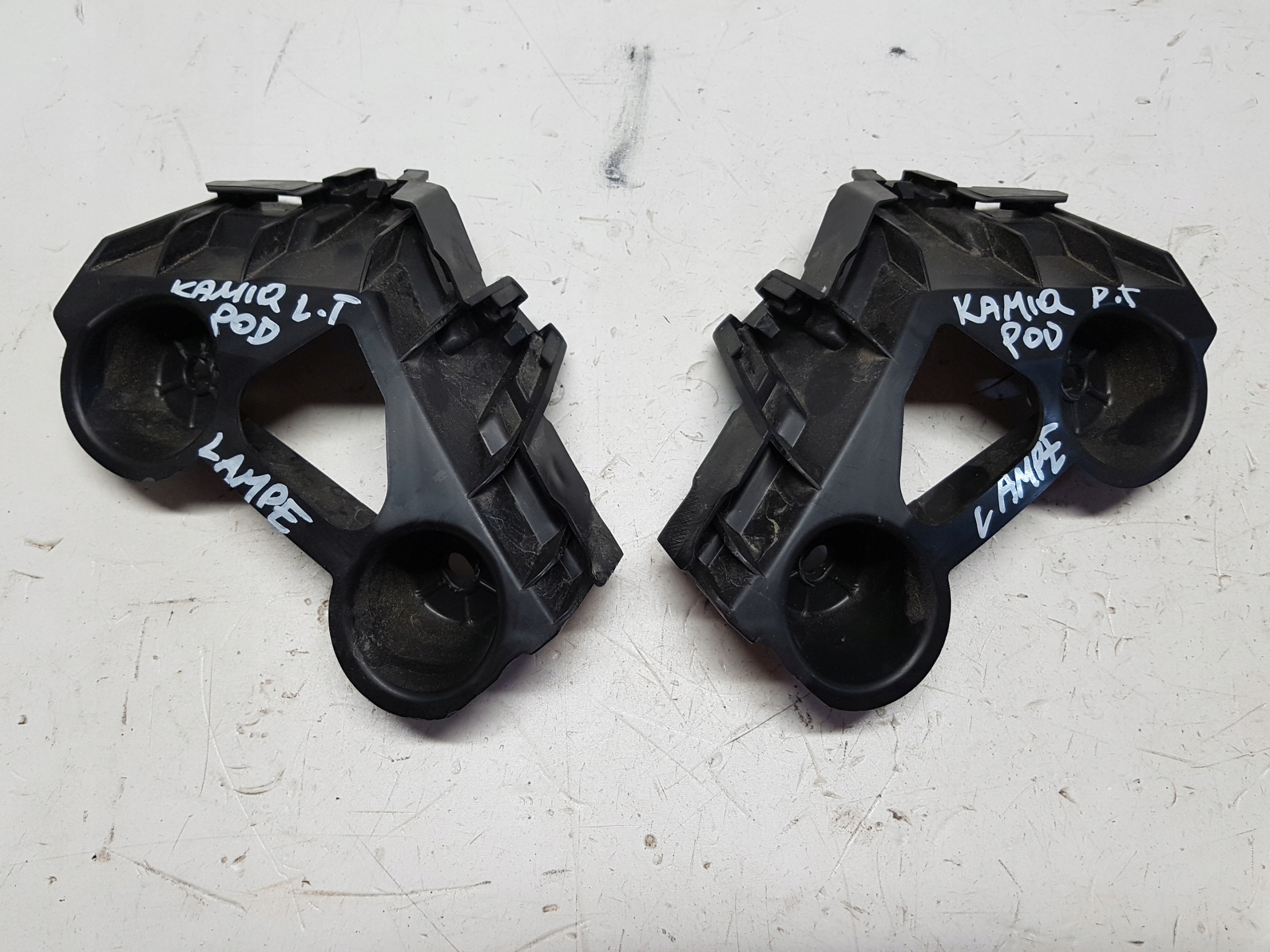 SKODA KAMIQ SLIZG ZDERZAKA PRAWY LEWY TYL