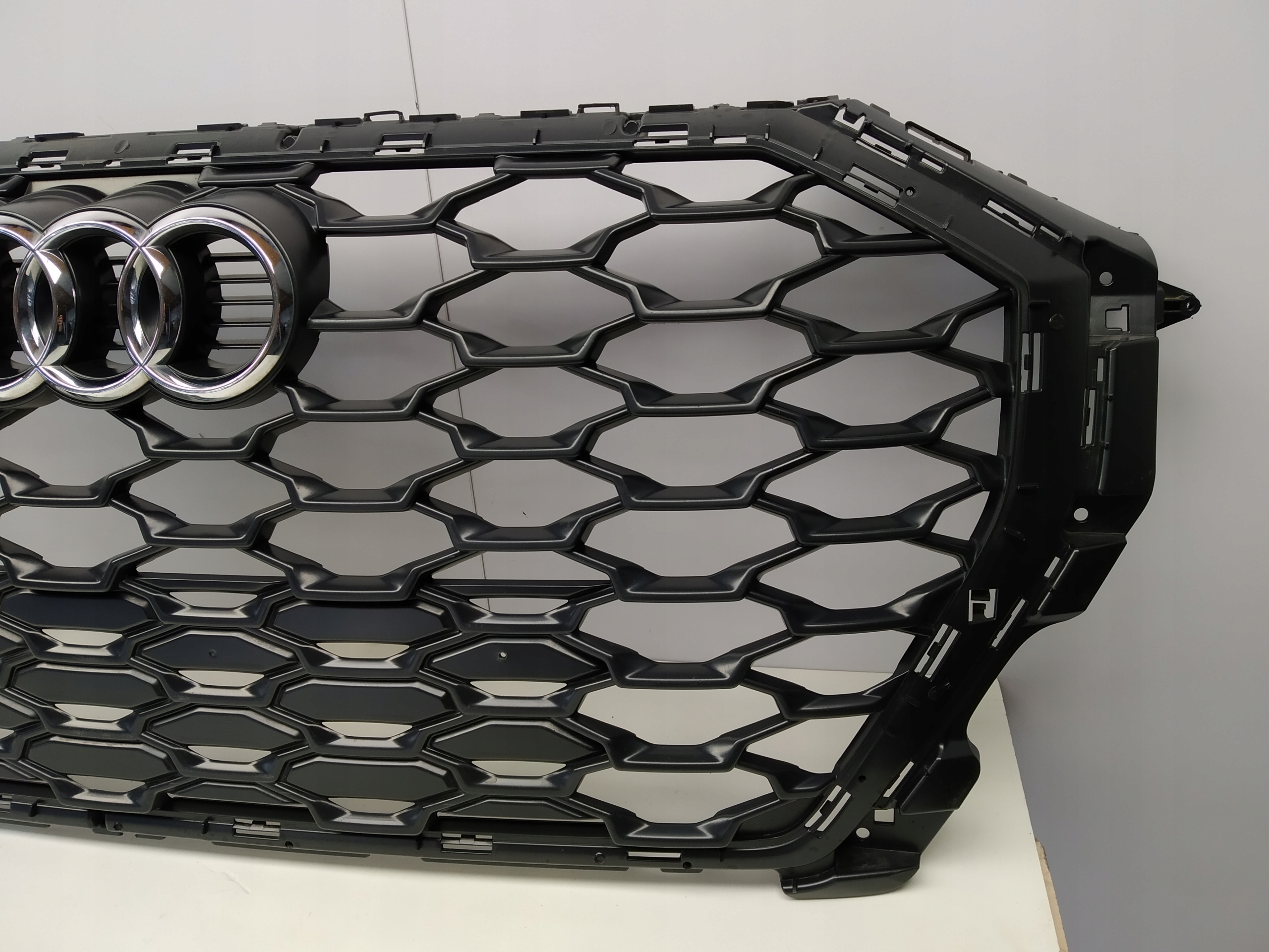2018r + Audi Q3 II S Line Sportback front PREKLADgrill w bumper front original