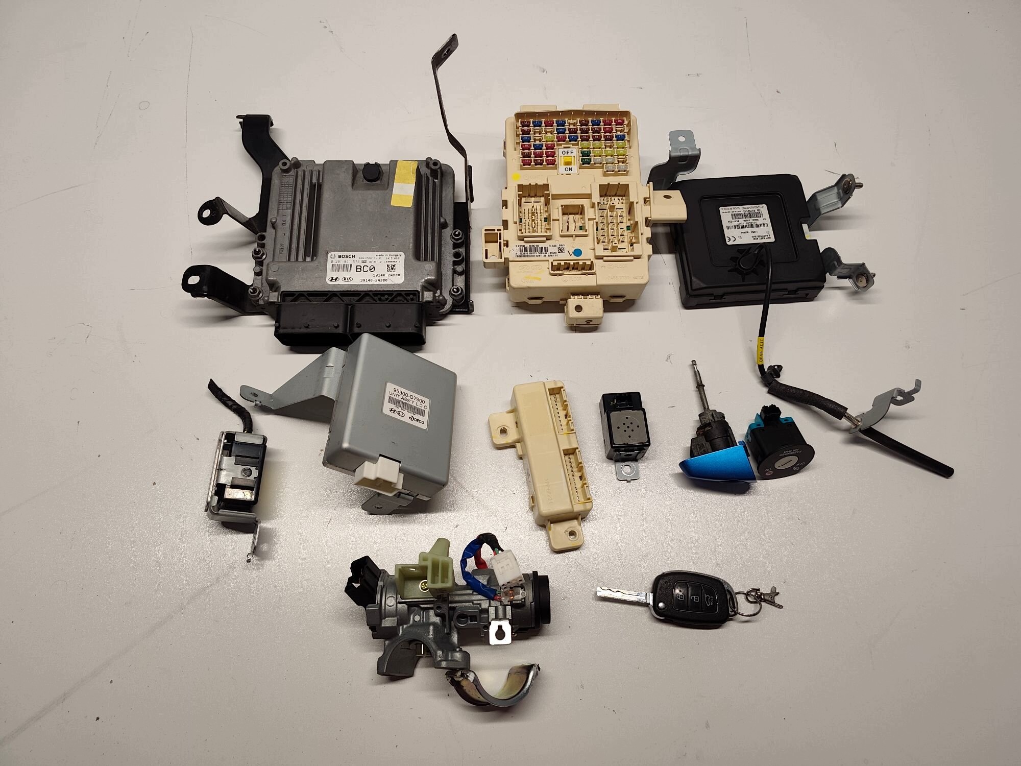 HYUNDAI TUCSON II 1.7 CRDI control unit of the engine running board starter 39140-2ABB0