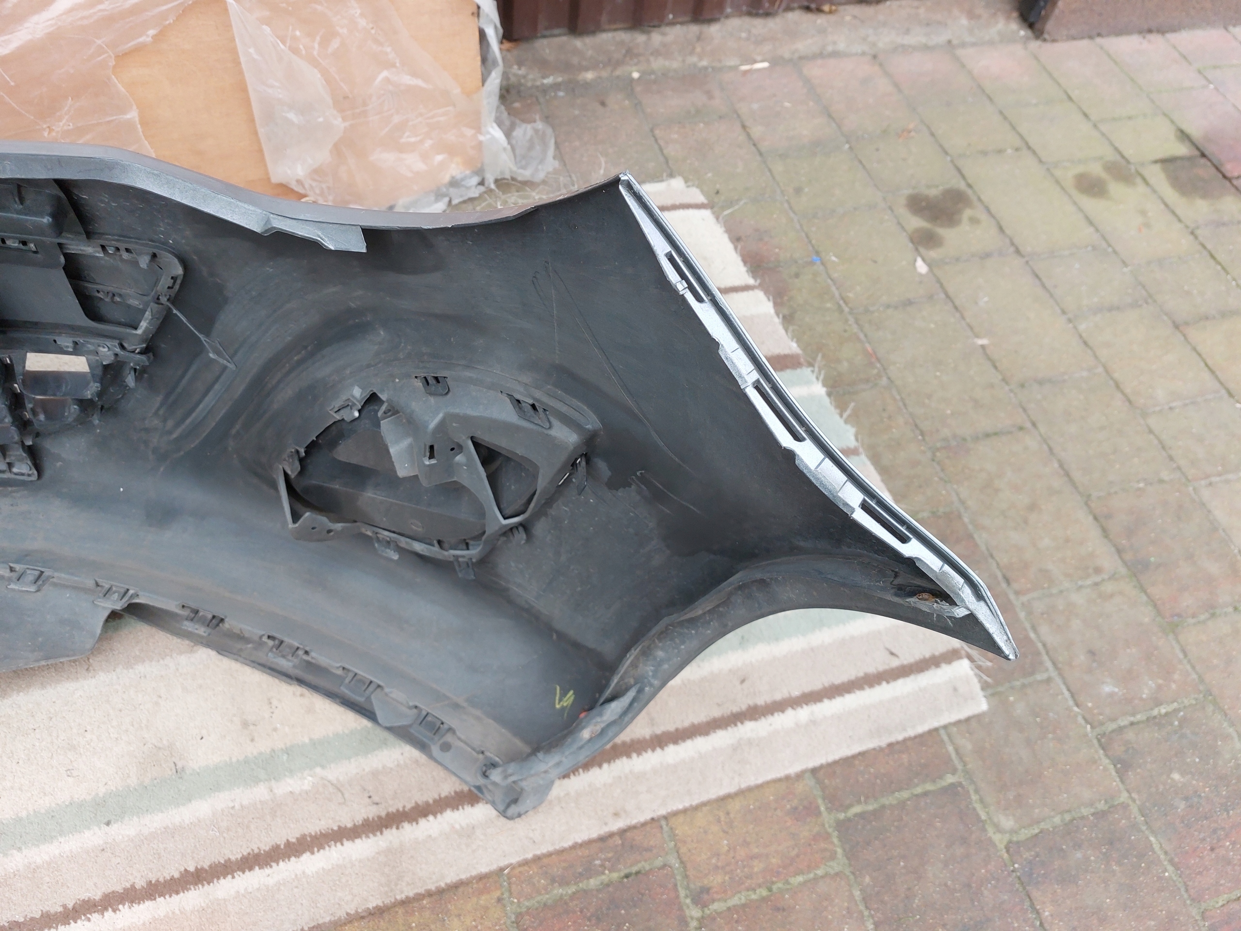 Opel Corsa D lift Frontstoßstange vorne