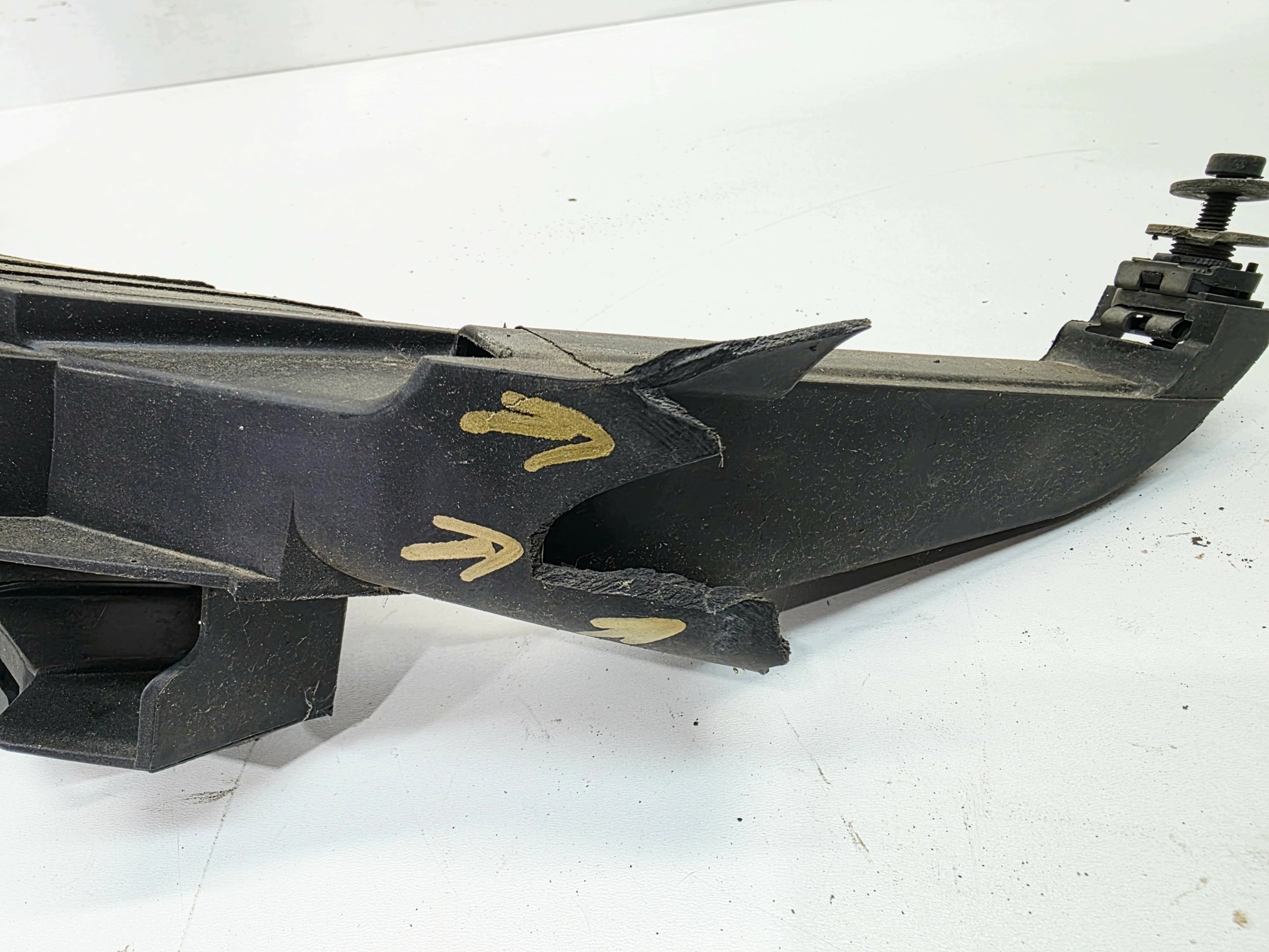 support holder REFLEKTORA left AUDI A3 8P LIFT 8P0805607 3/26