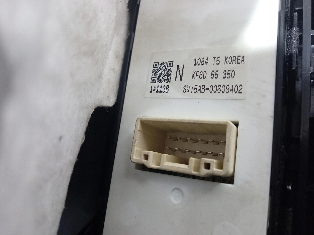 mazda II KF дверные карты передняя левая Bose европа KB8C6846X
