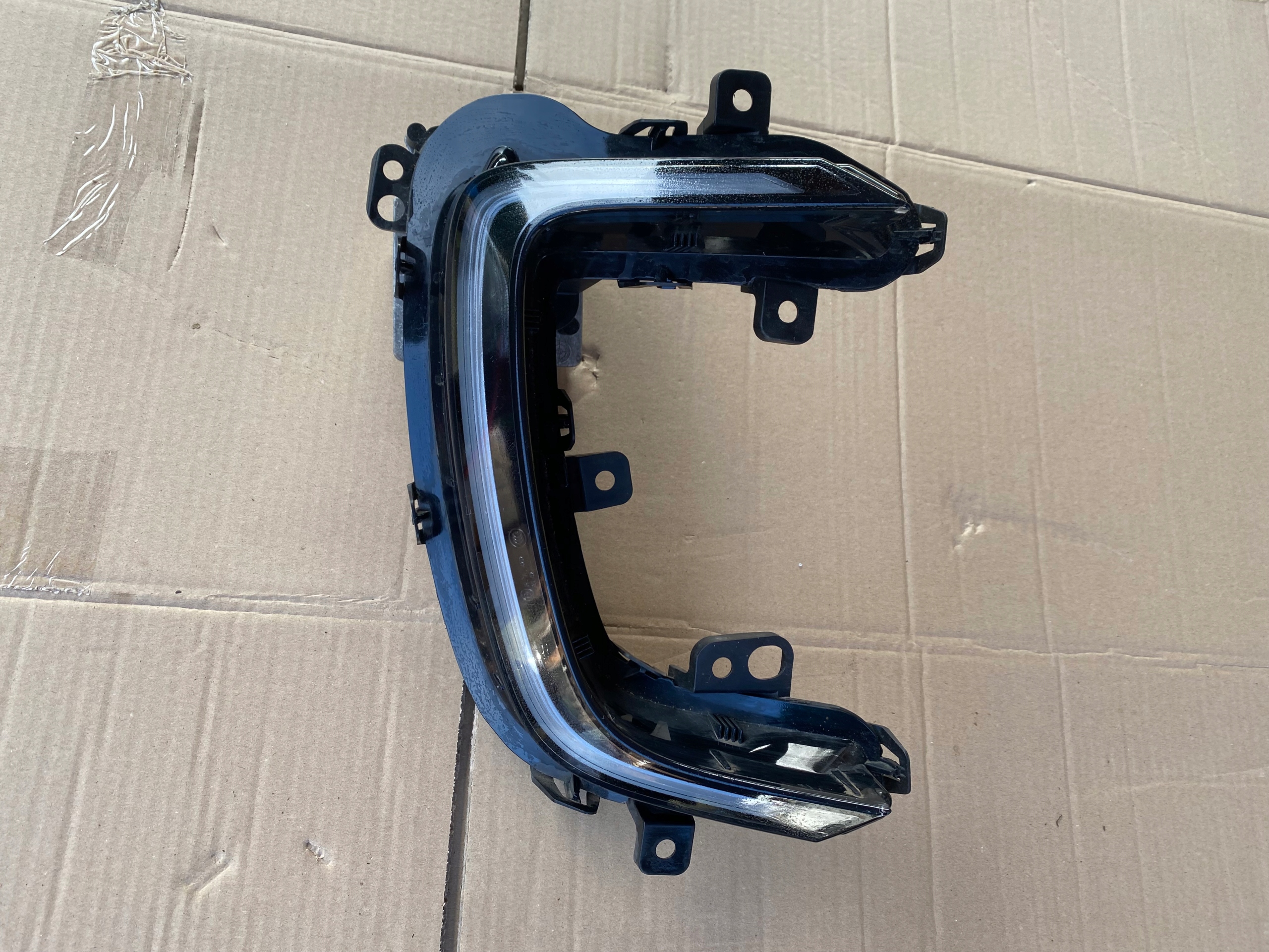 правая передняя led vw e UP 1S 12E941056E