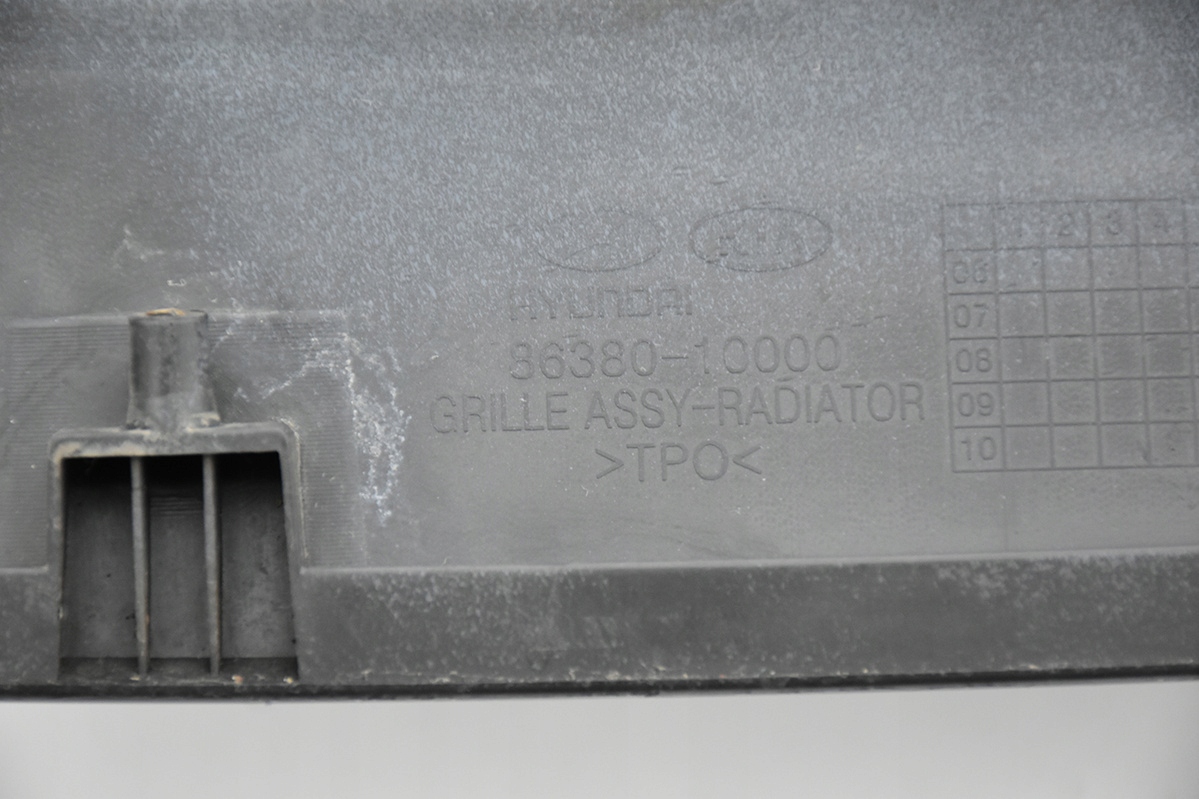 grill grille radiator KIA CARENS III