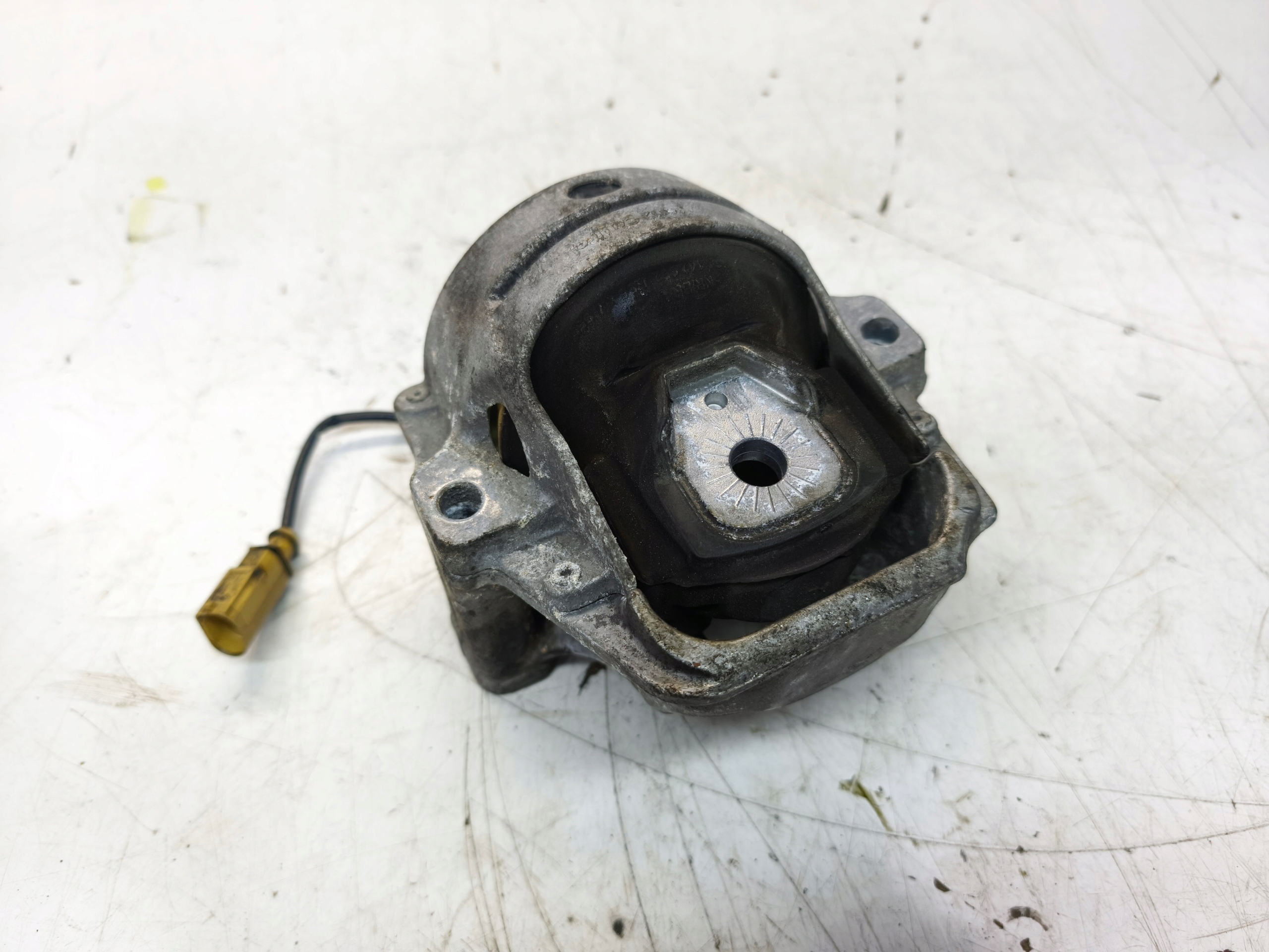 engine mount Z with the sensor AUDI A4 B8 A5 8T Q5 8R LIFT 8R0199381Q