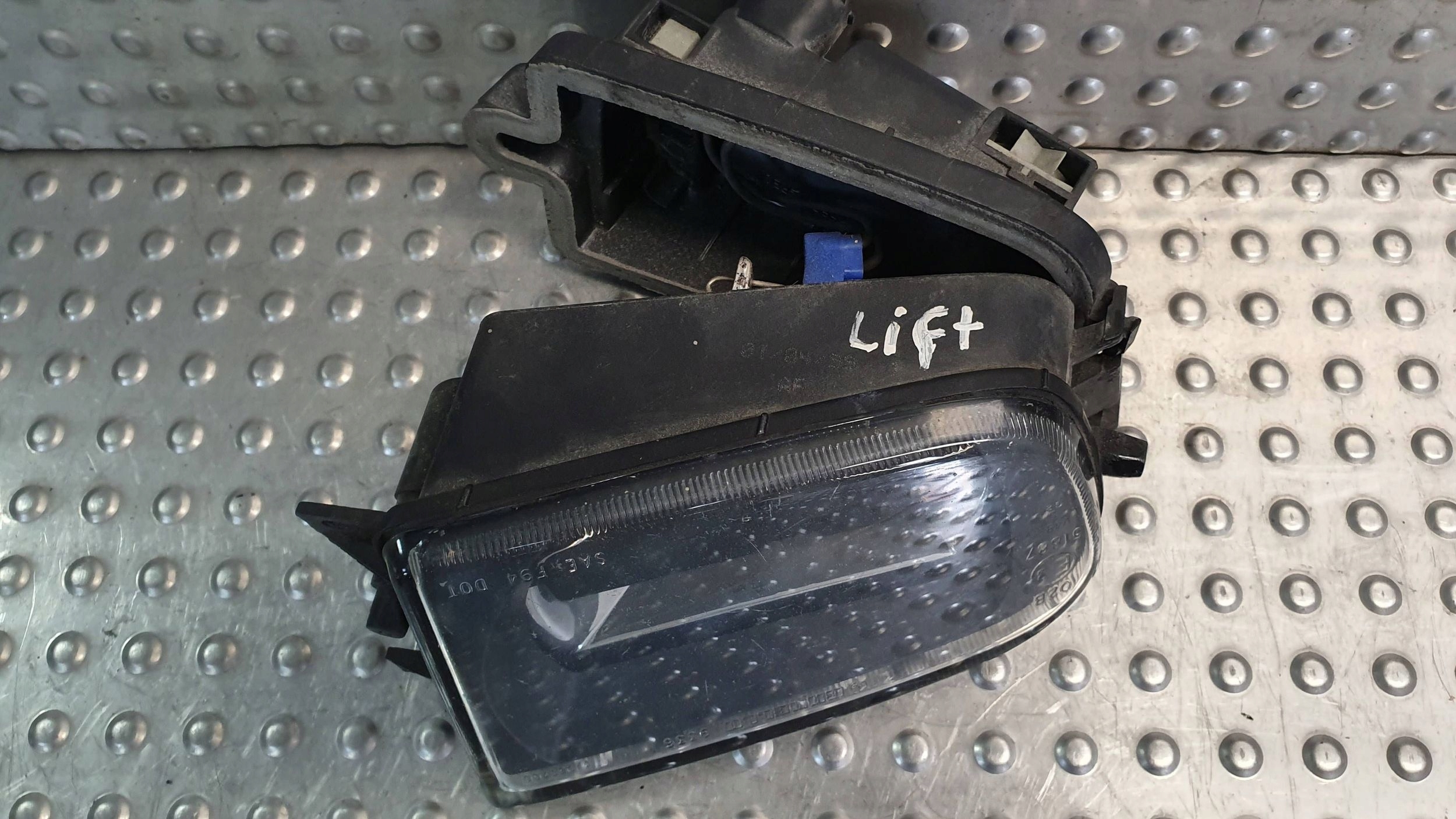 Nebelscheinwerfer rechts BMW 5 E39 95- 37020749