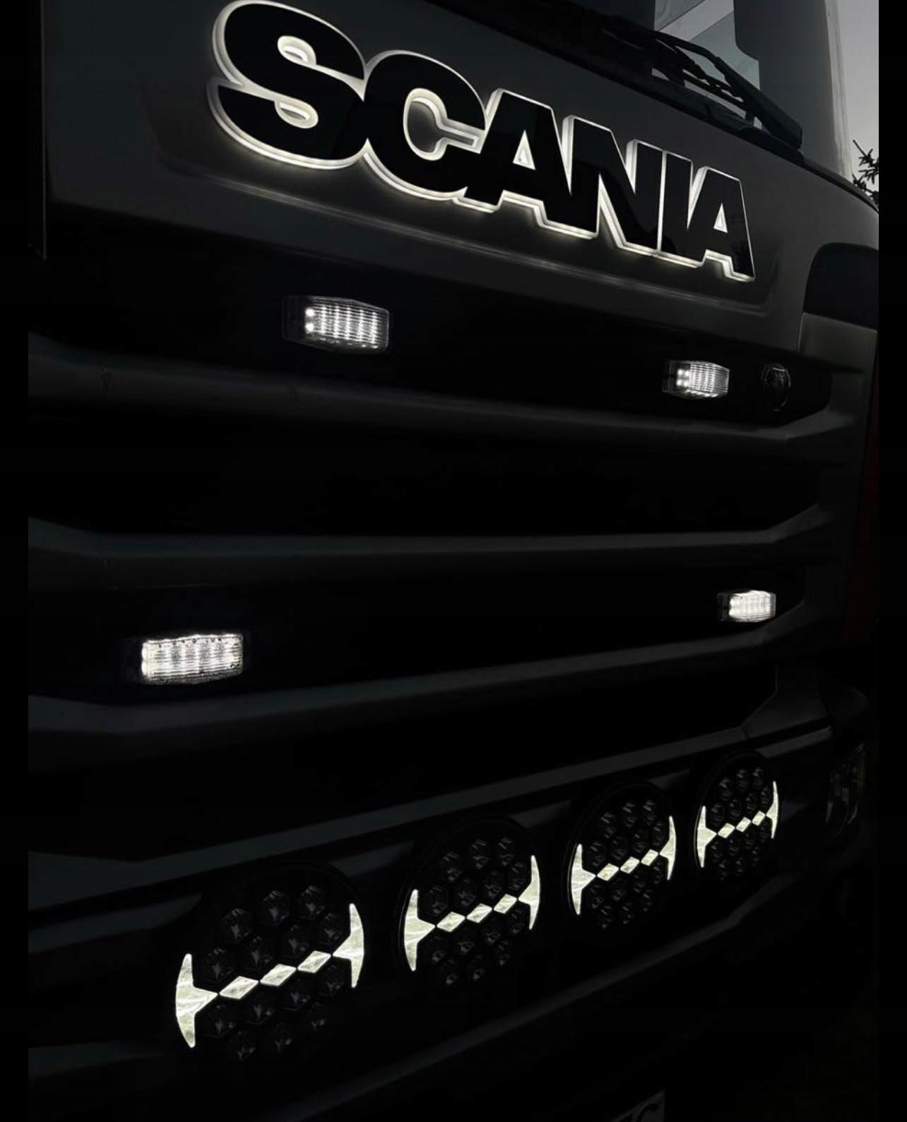 LOGO SCANIA LED NAPIS PODŚWIETLANY Numer katalogowy części 0