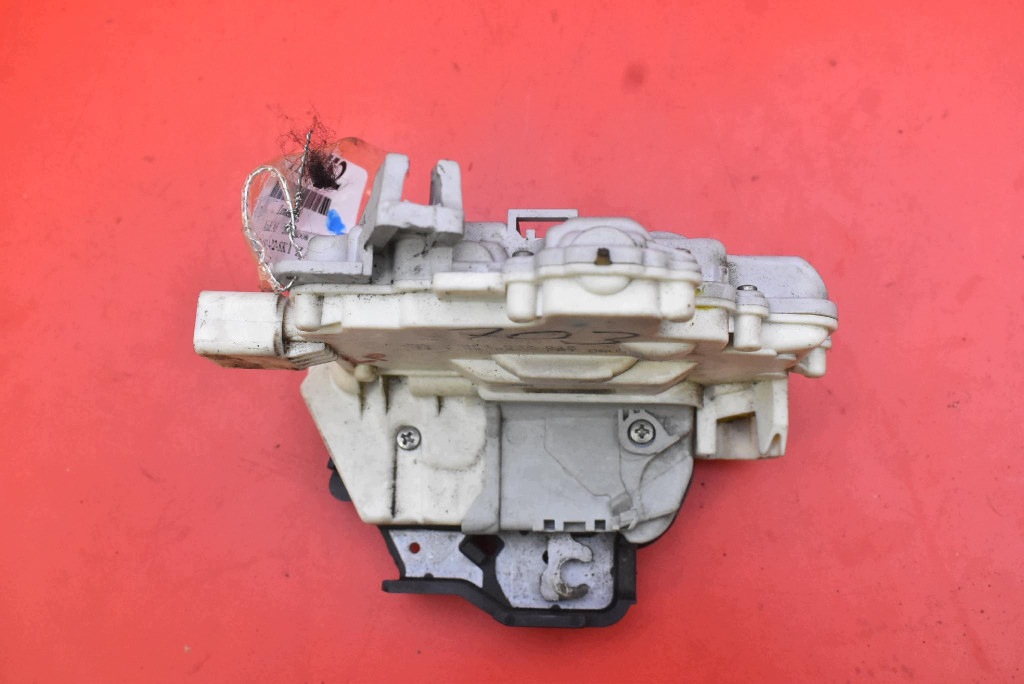 lock door left front front EU 4F1837015 AUDI A6 C6 04-08