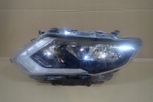 LAMPA LEWA REFLEKTOR NISSAN X TRAIL T32 LED LIFT za 500 zł z Jasienica ...