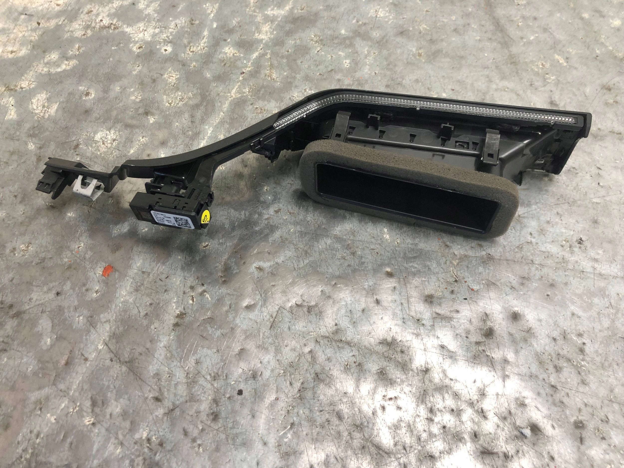 grid air conditioning devices right front VW ID4 ID.4 11C858416E 11C947095C