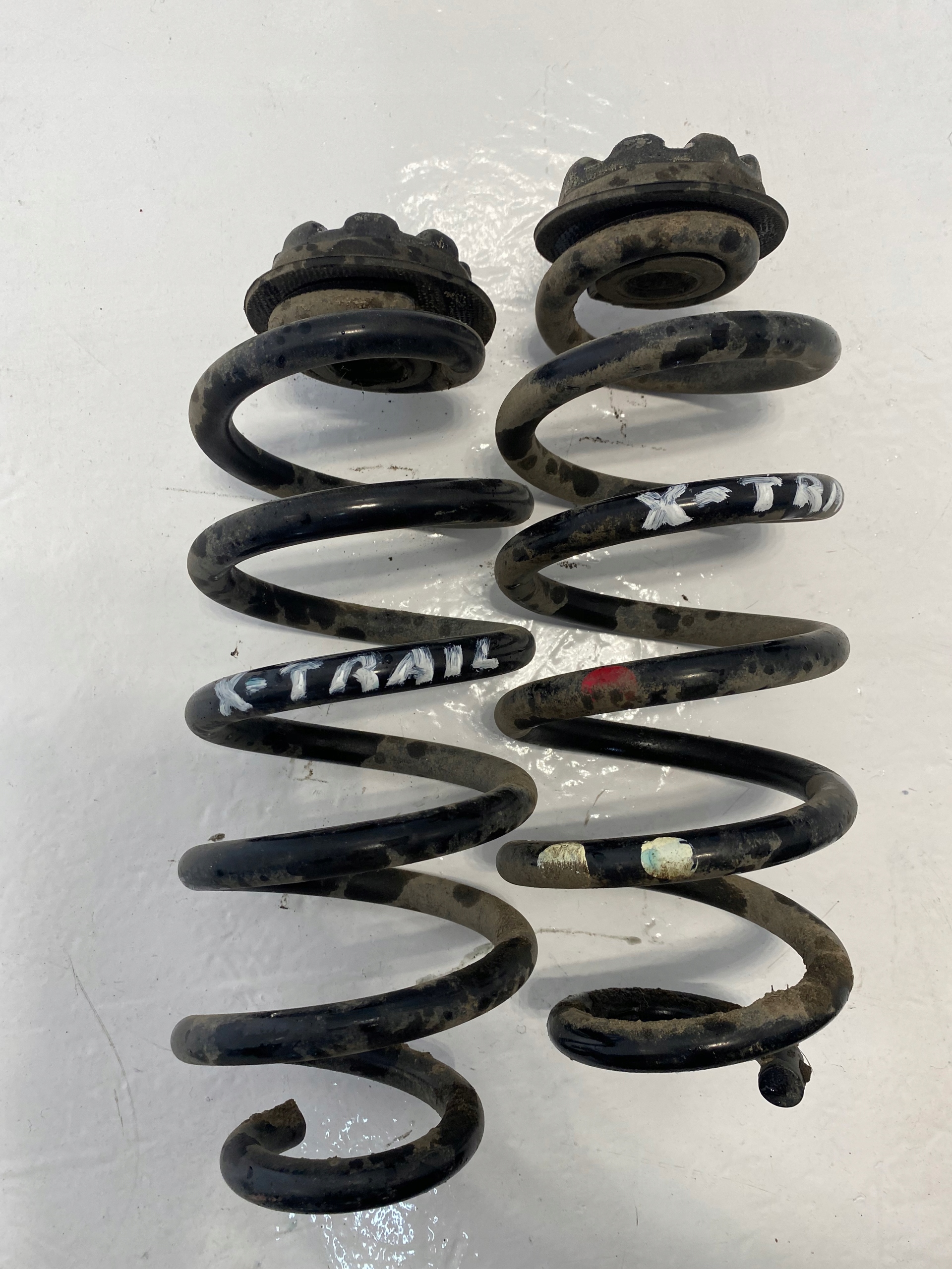 NISSAN X-TRAIL T32 задняя пружина подвески