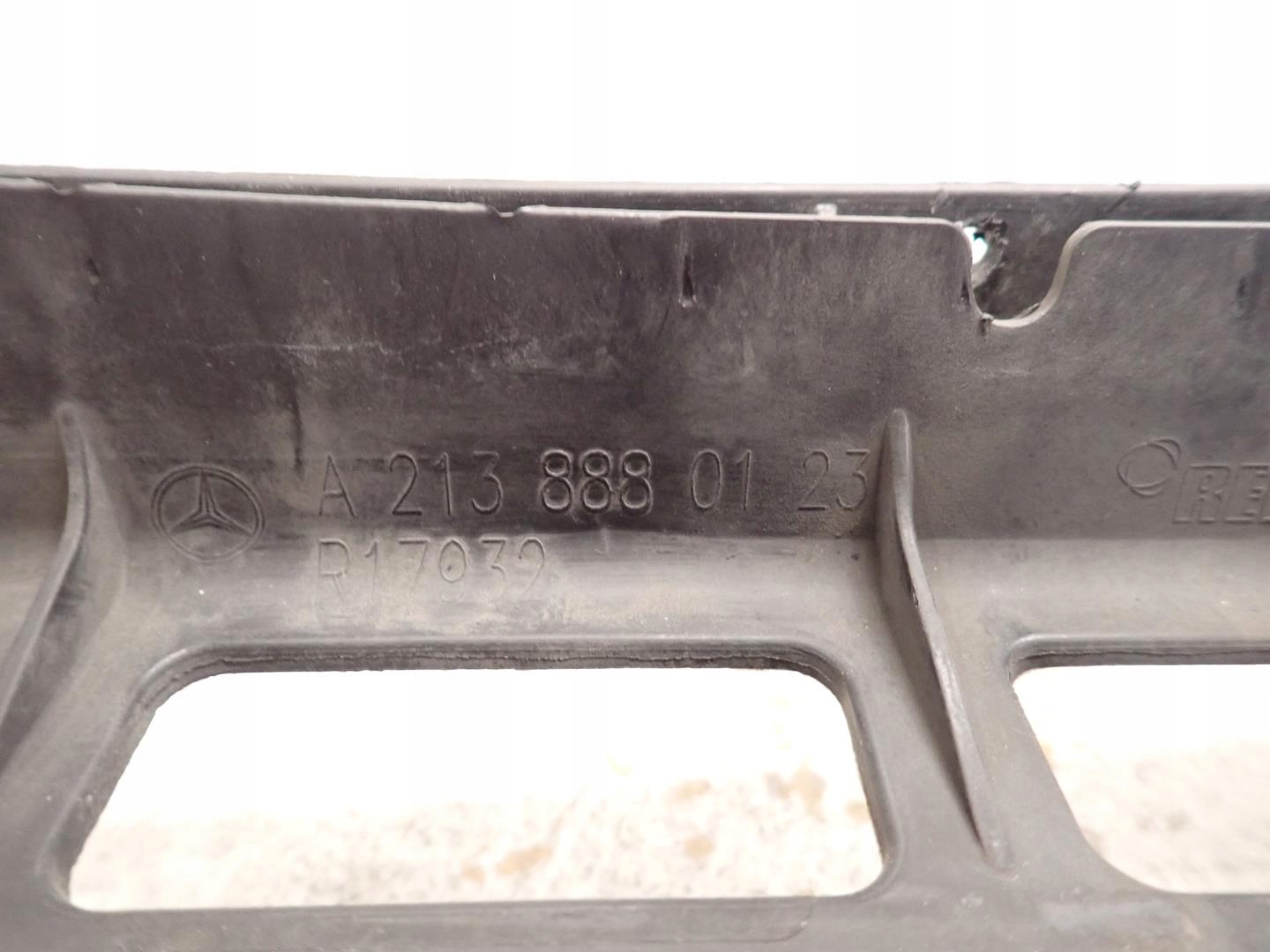 Grill MERCEDES E-KLASA W213 2016- A2138880123