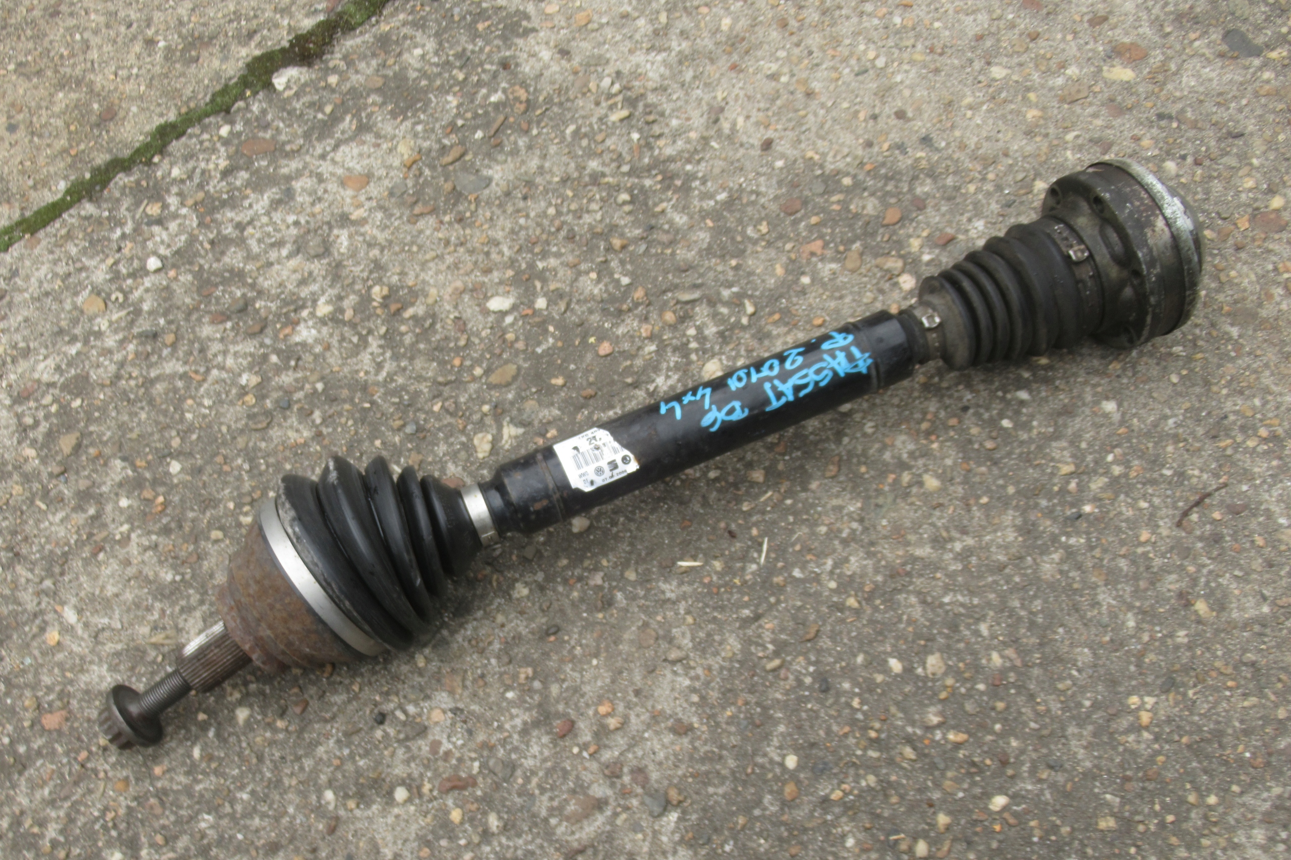 VW PASSAT B6 KOMBI 2.0 TDI semi-axis right front