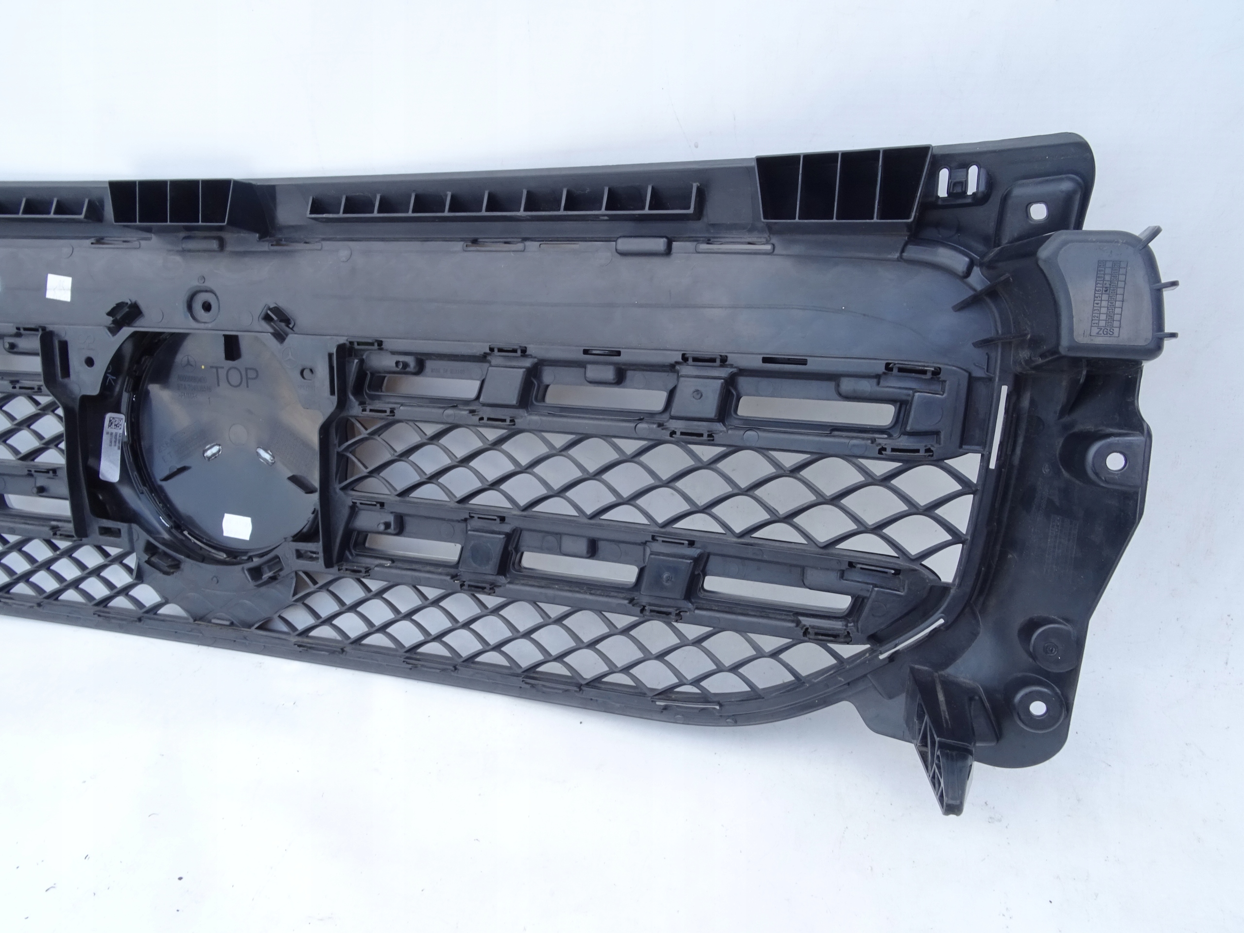 GRILL ATRAPA CHŁODNICY MERCEDES X247 GLB Jakość części (zgodnie z GVO) O - oryginał z logo producenta pojazdu (OE)