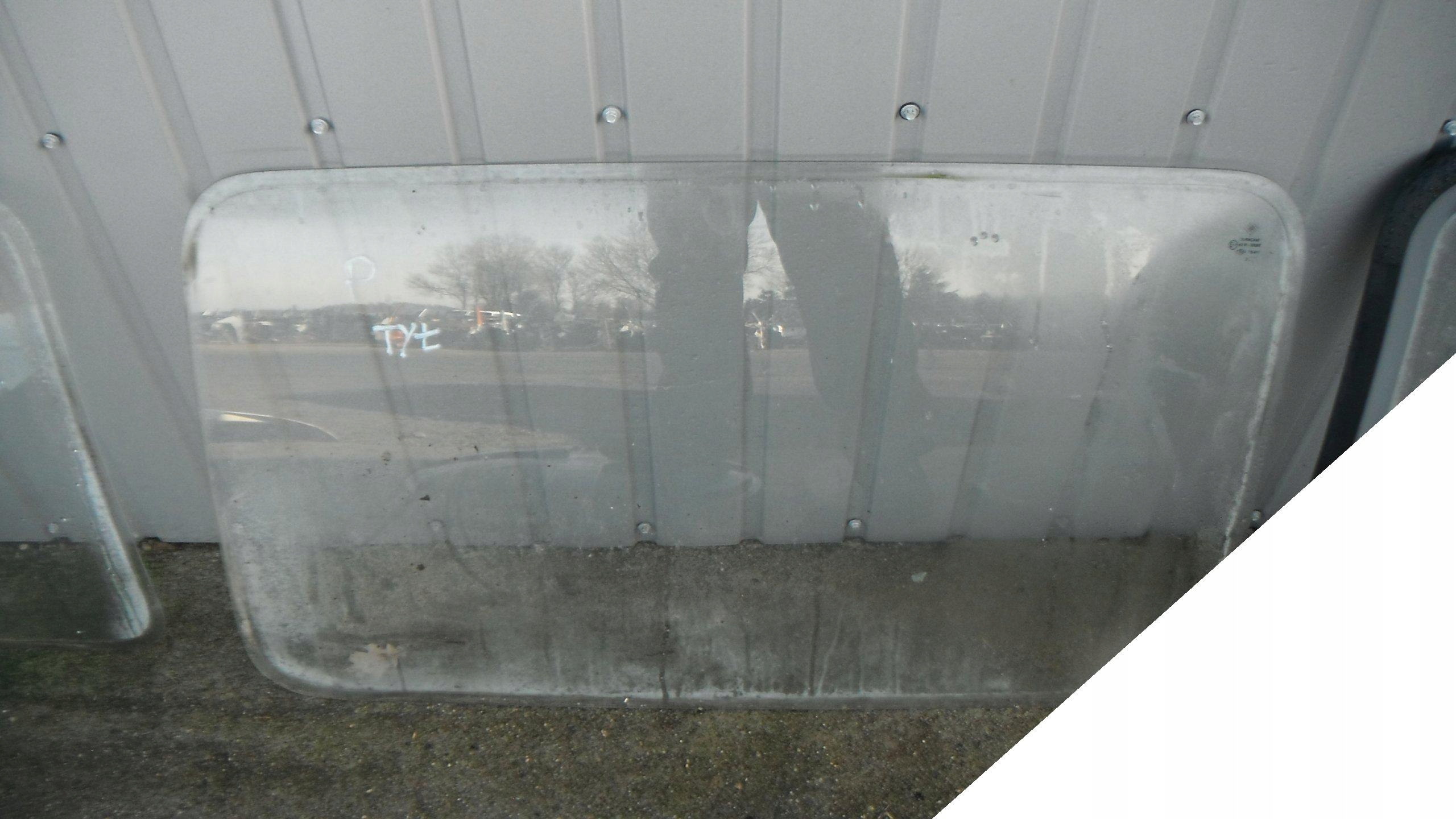 FORD TRANSIT 4 94- SZYBA KAROSERYJNA PRAWA TYLNA Typ samochodu Samochody osobowe