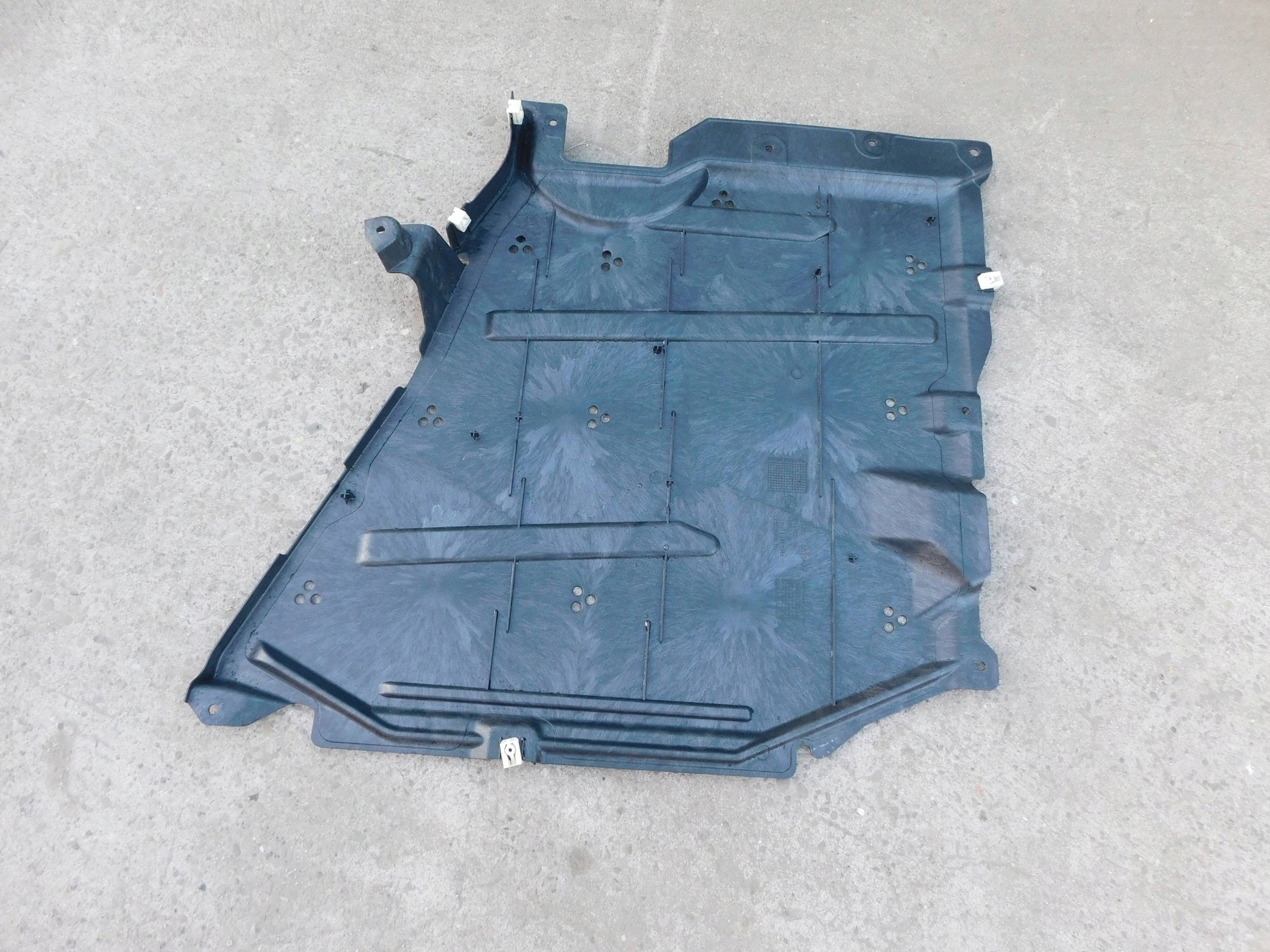 BMW 4 G22 G23 cover spodu below engine 51757487477
