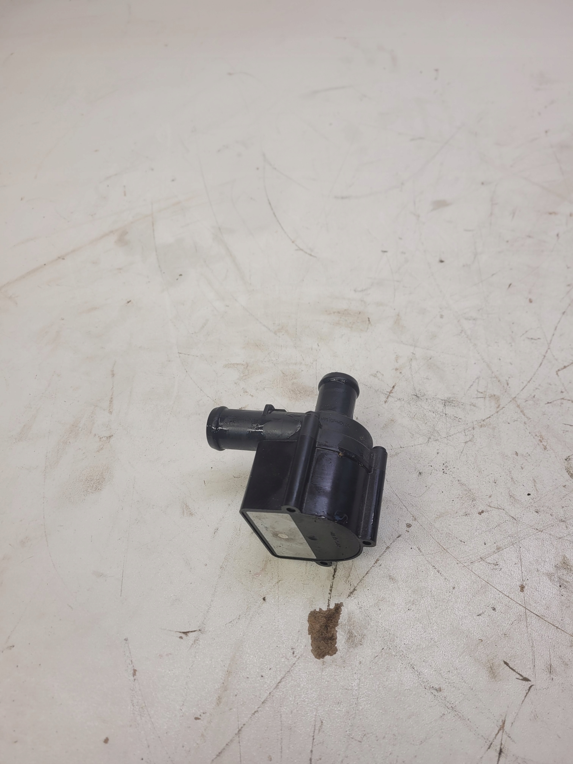 supplementary water pump AUDI A4 A5 A6 A7 06H121601K